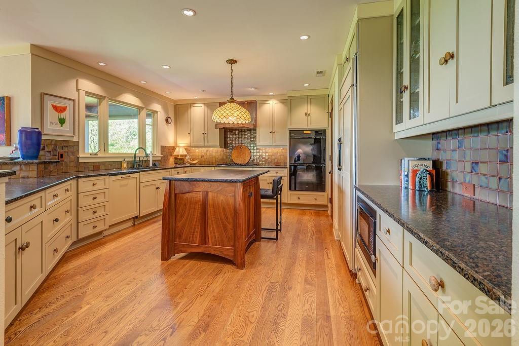 24 Westhaven Drive — Asheville