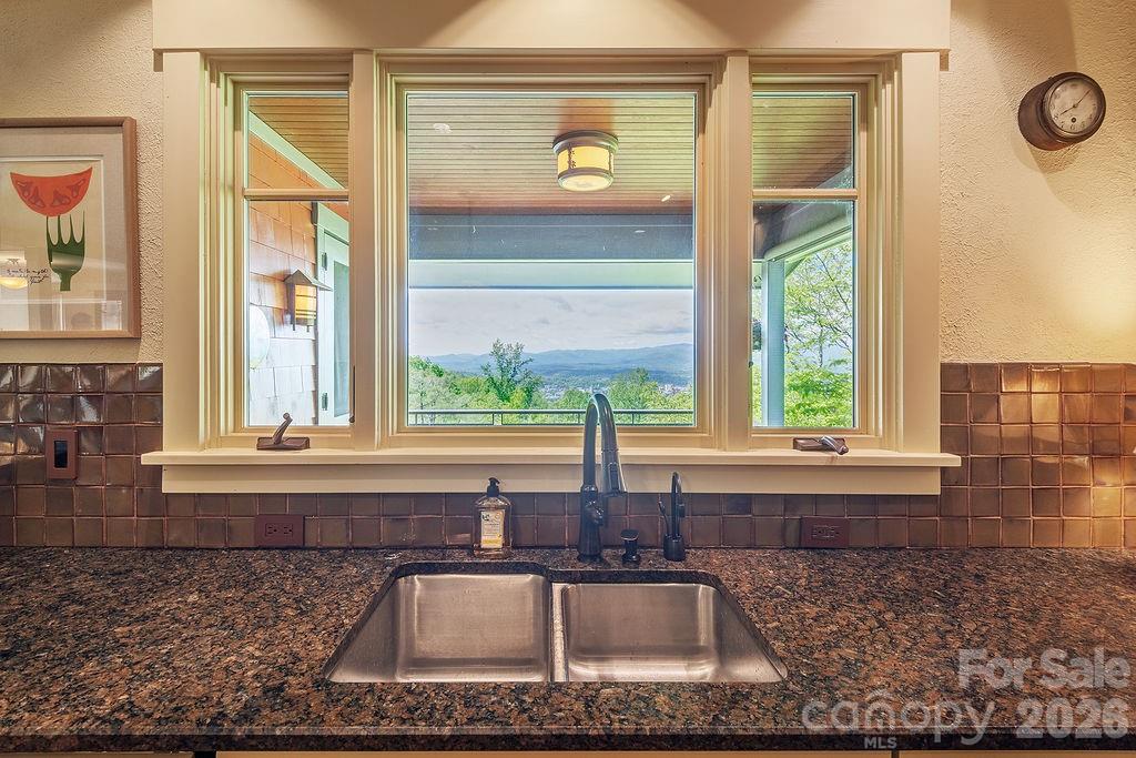 24 Westhaven Drive — Asheville