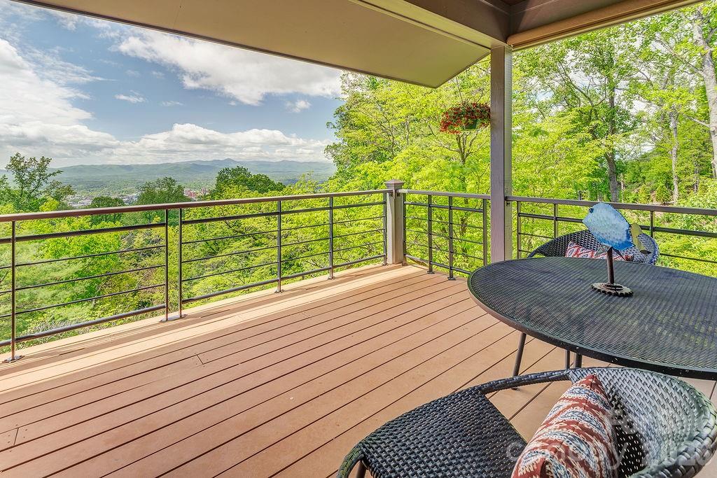 24 Westhaven Drive — Asheville