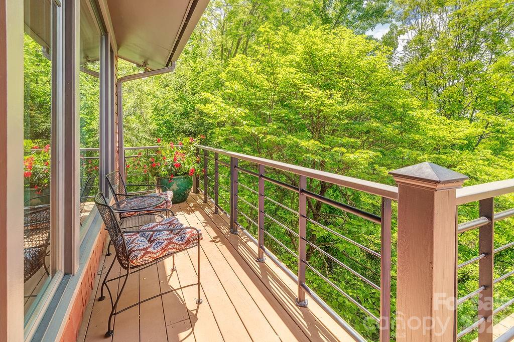 24 Westhaven Drive — Asheville