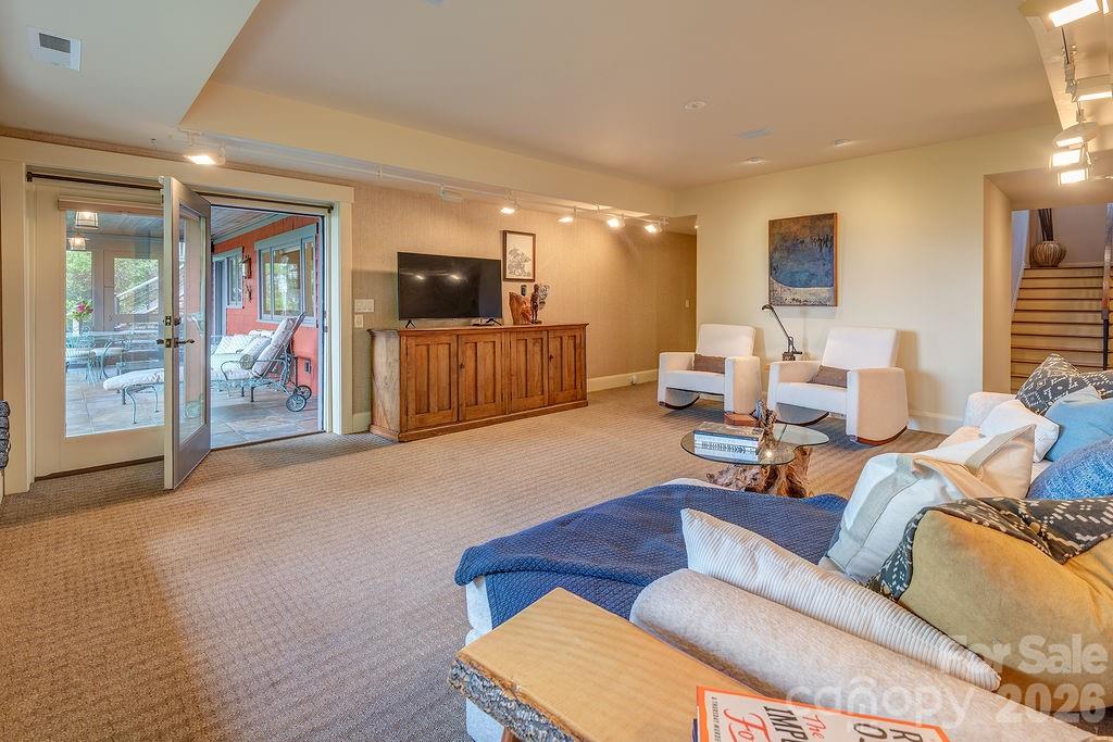 24 Westhaven Drive — Asheville