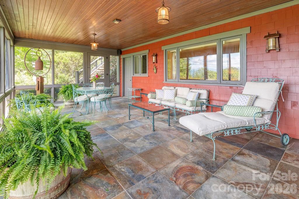 24 Westhaven Drive — Asheville