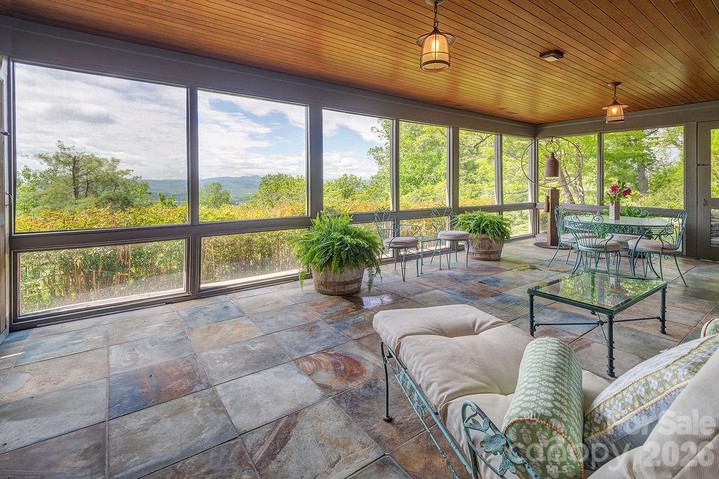 24 Westhaven Drive — Asheville