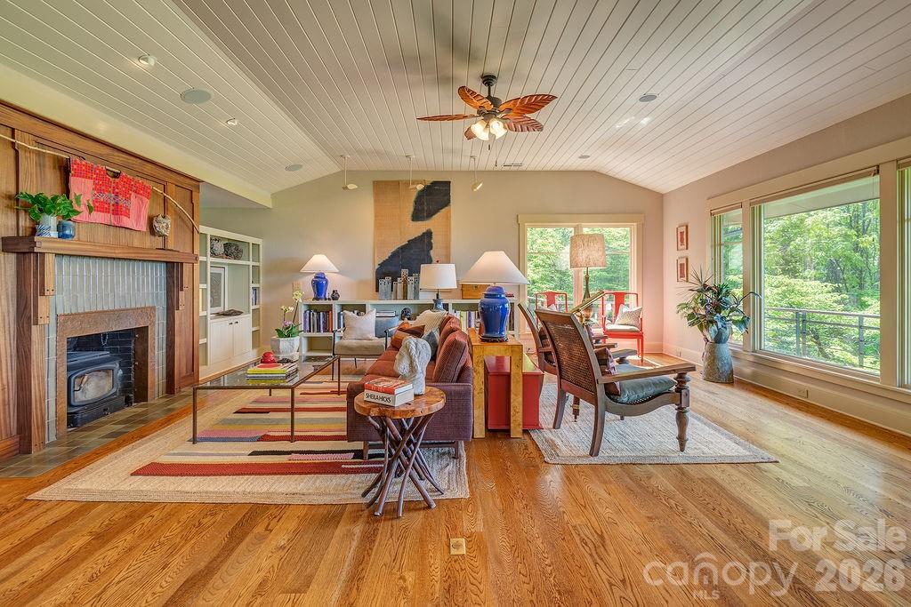 24 Westhaven Drive — Asheville