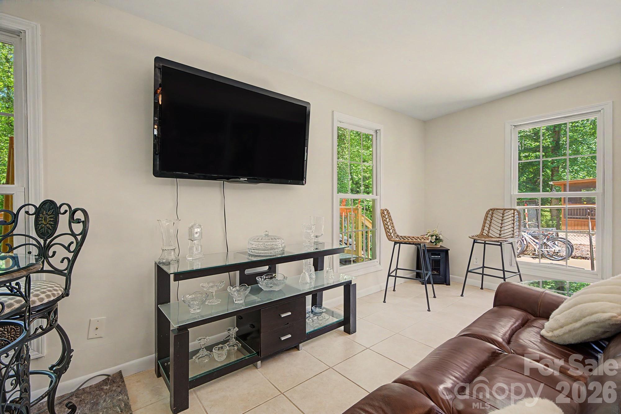 5127 Hoover Drive — Charlotte
