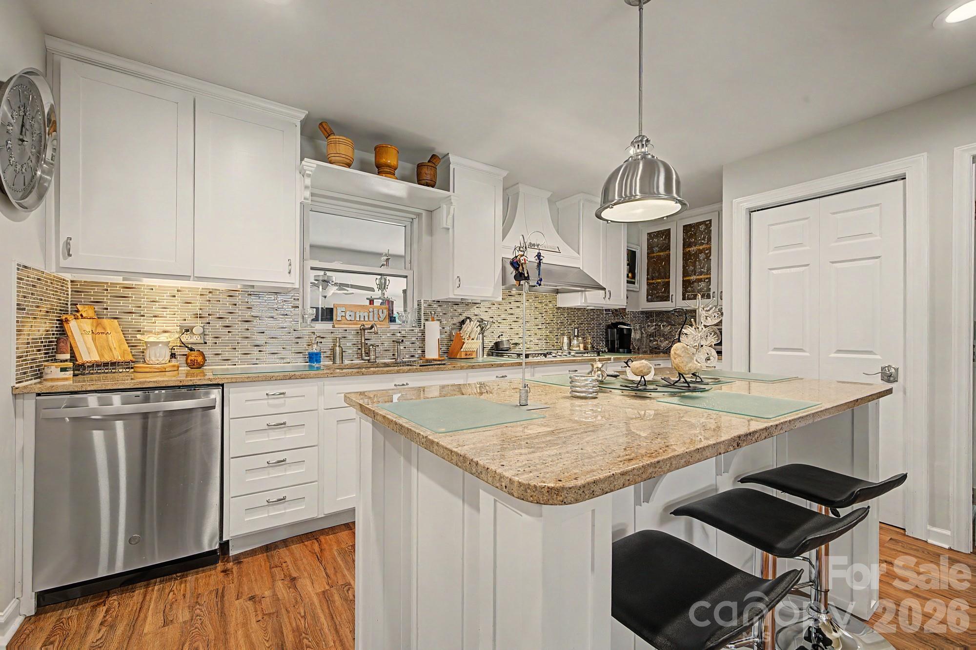 5127 Hoover Drive — Charlotte