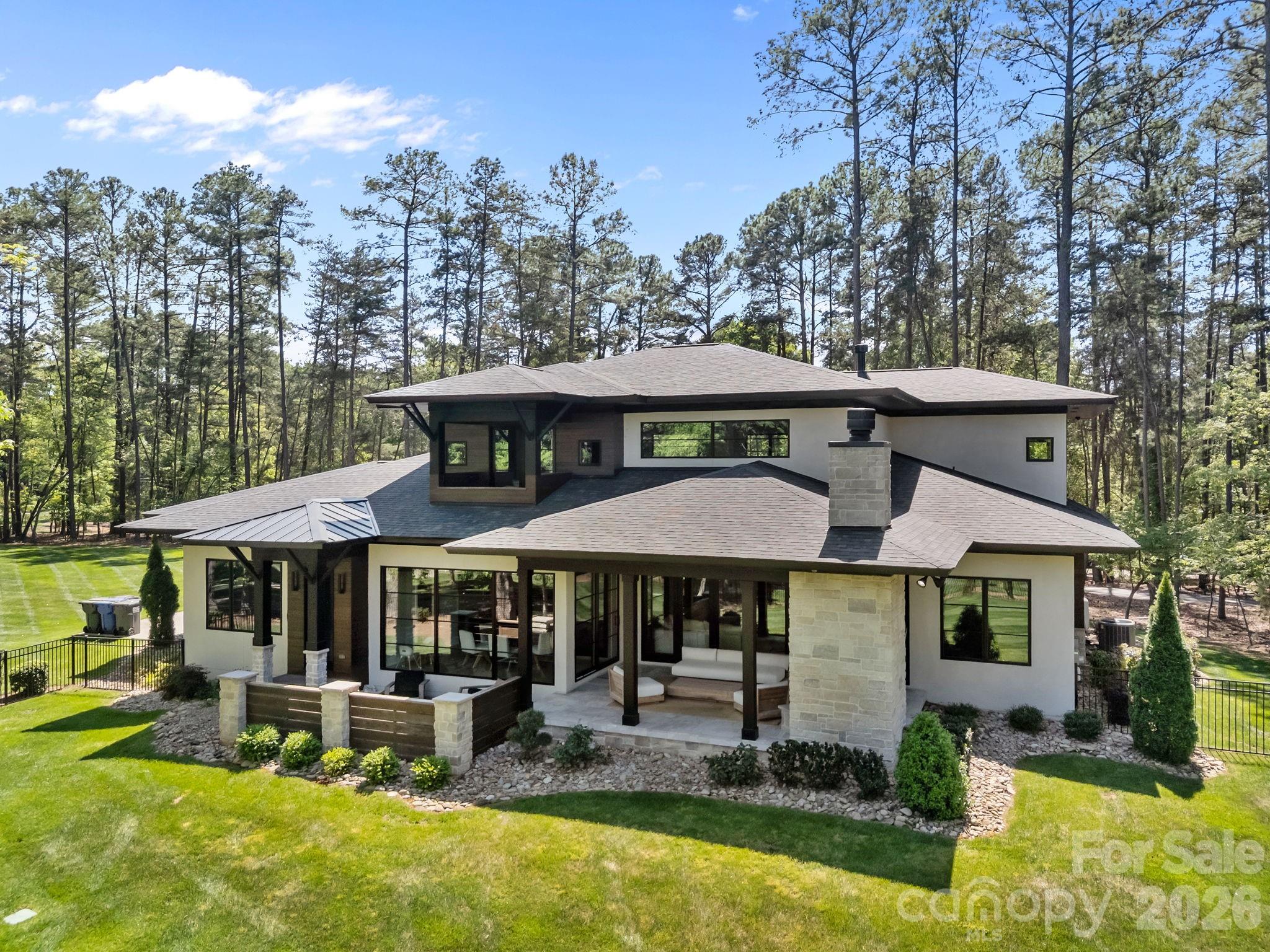 132 Binns Road — Mooresville