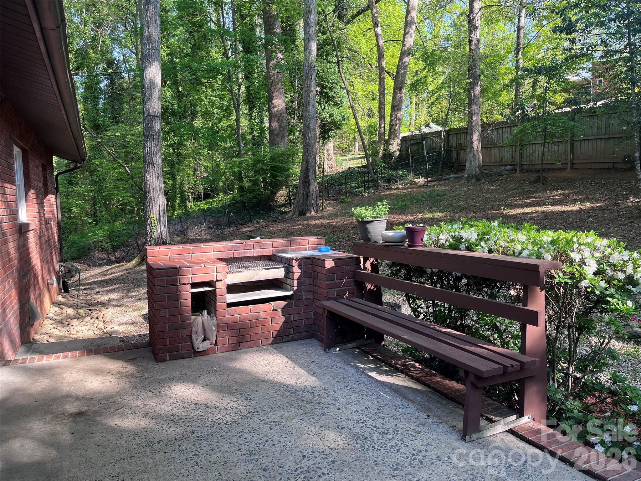 231 Davis Drive — Morganton