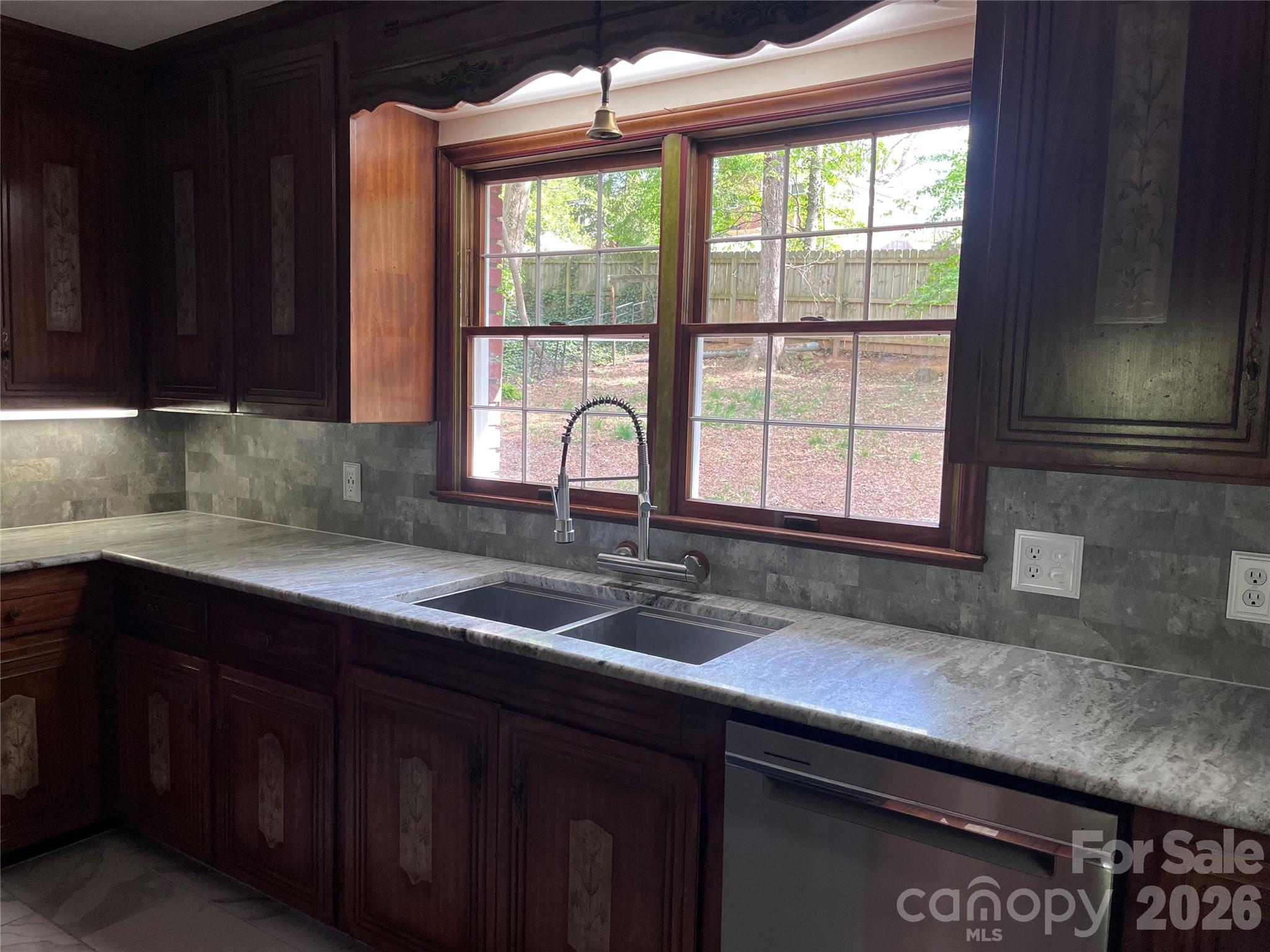 231 Davis Drive — Morganton