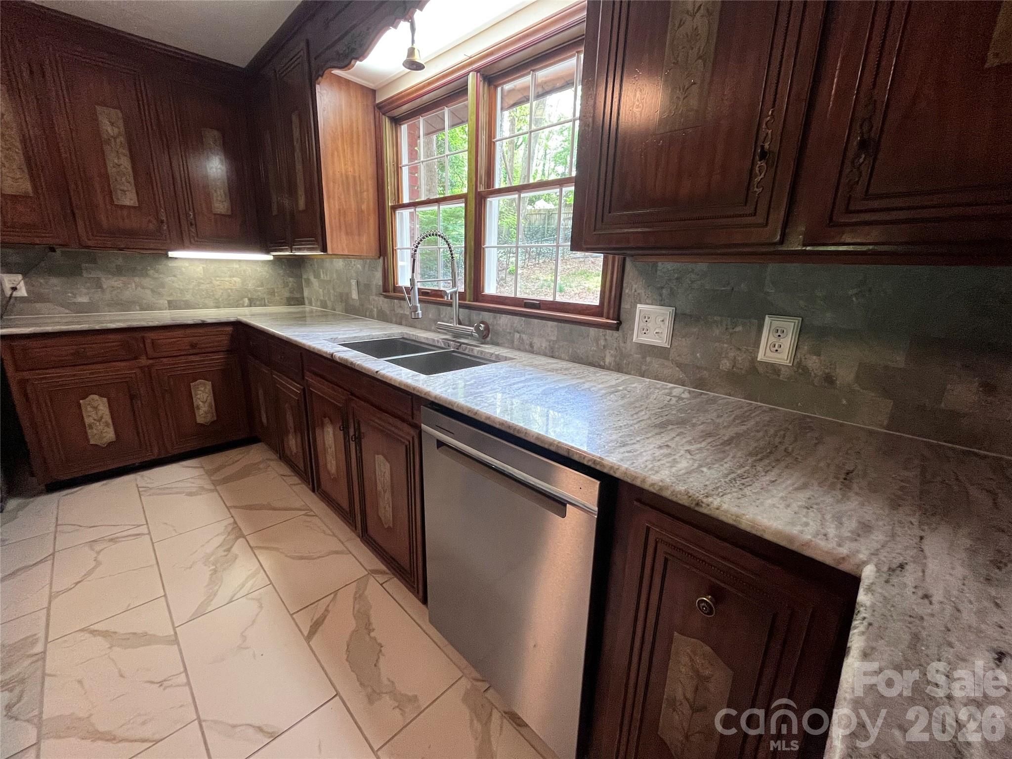 231 Davis Drive — Morganton