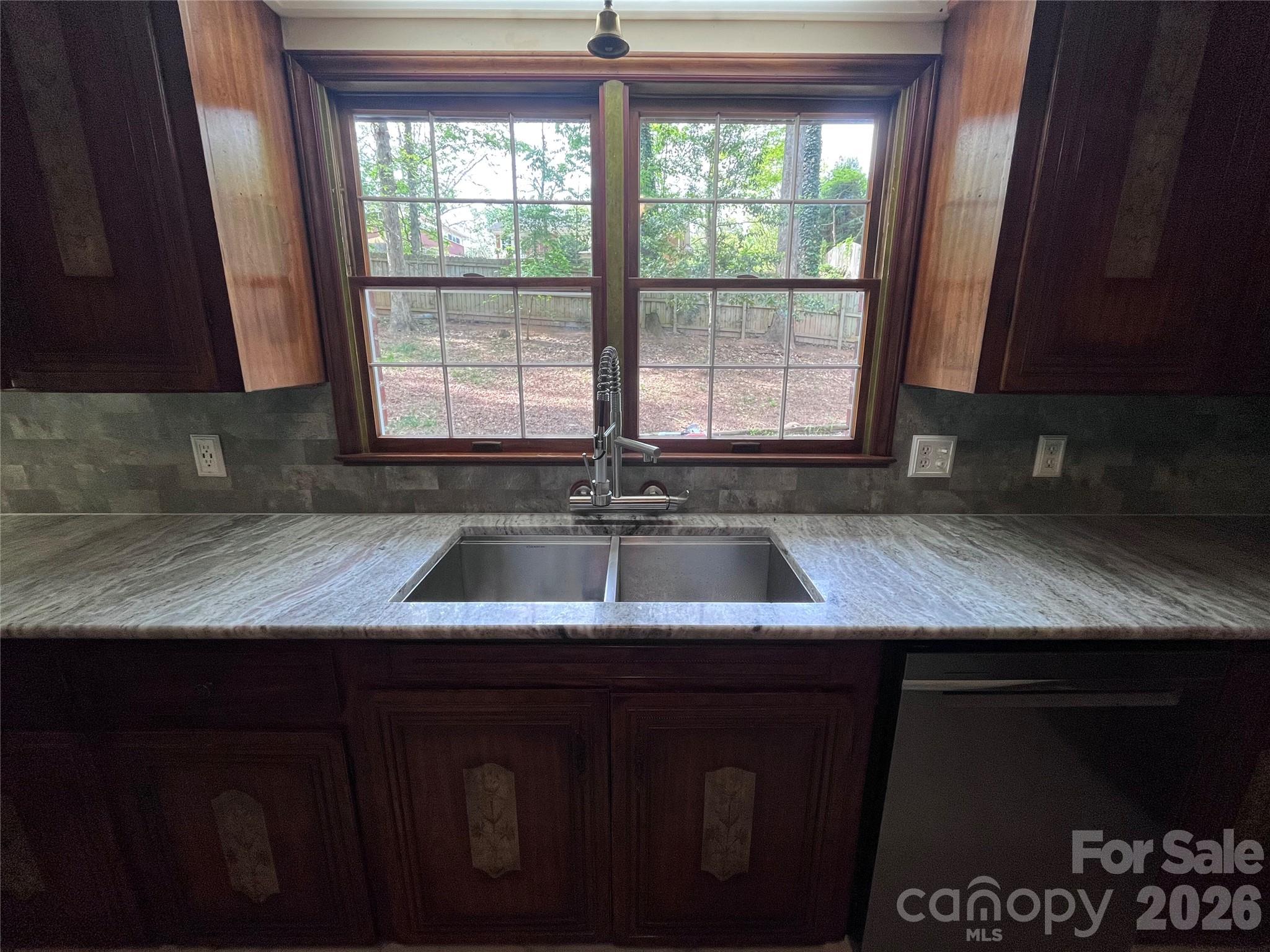 231 Davis Drive — Morganton