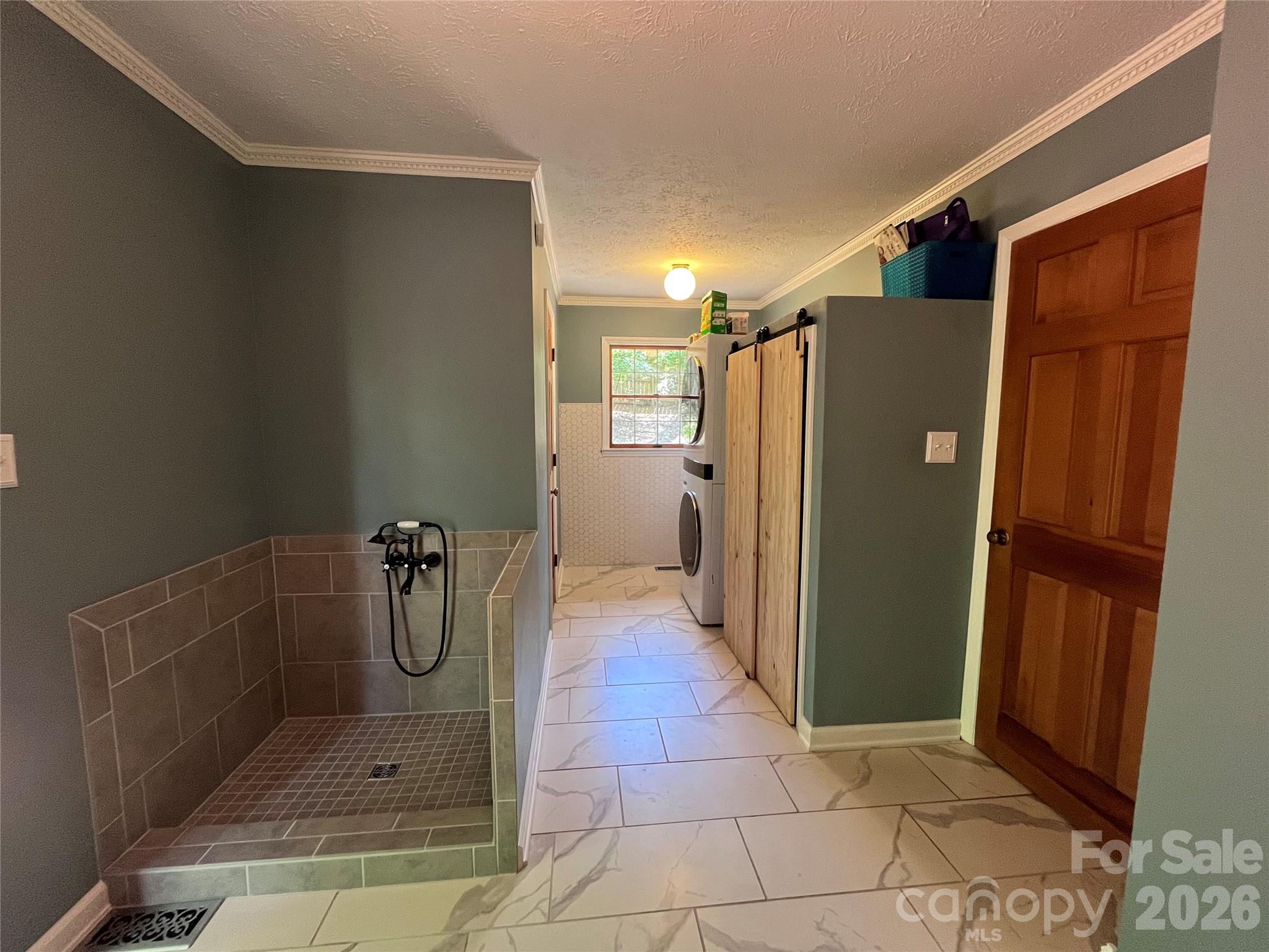 231 Davis Drive — Morganton