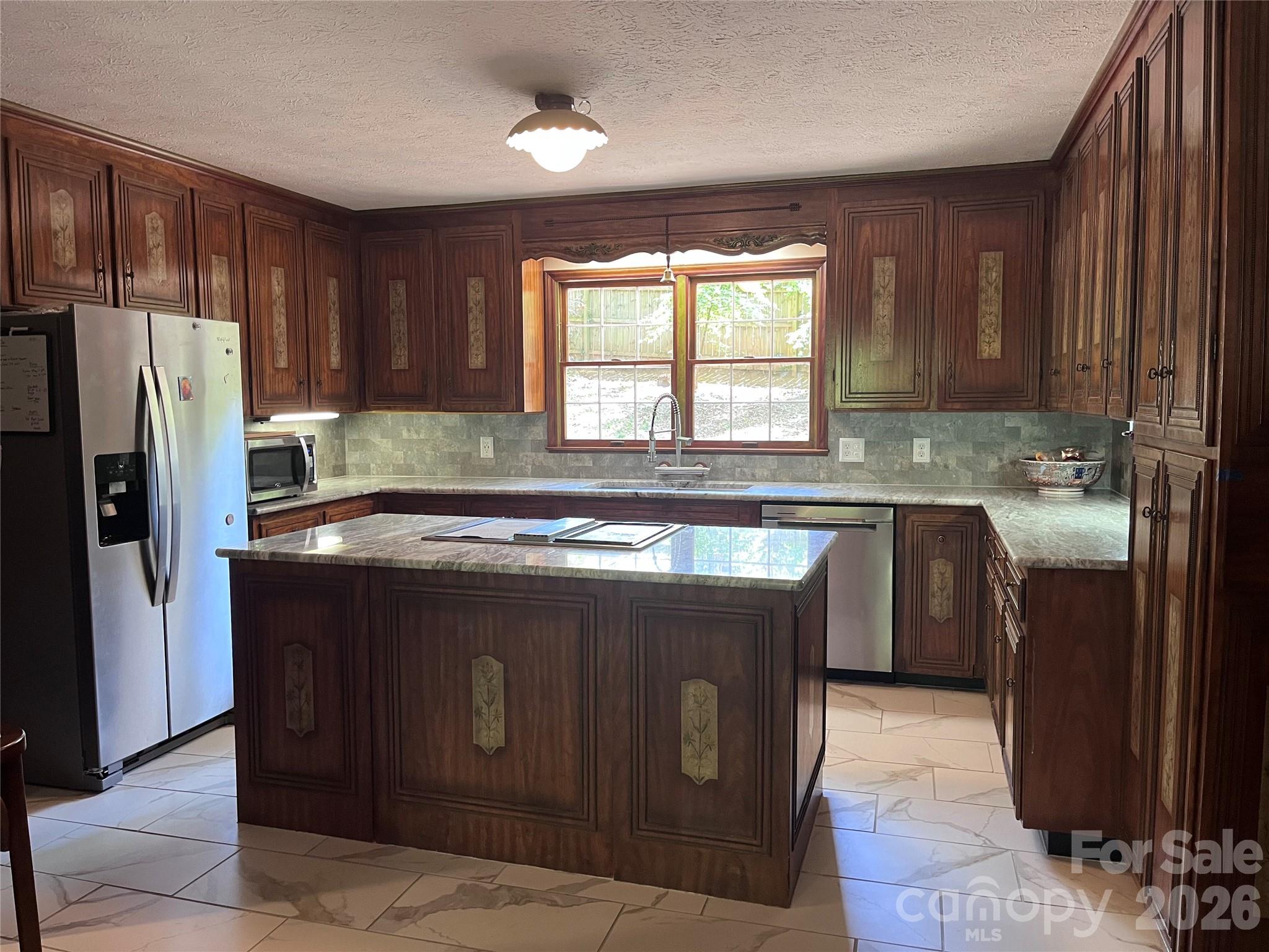 231 Davis Drive — Morganton