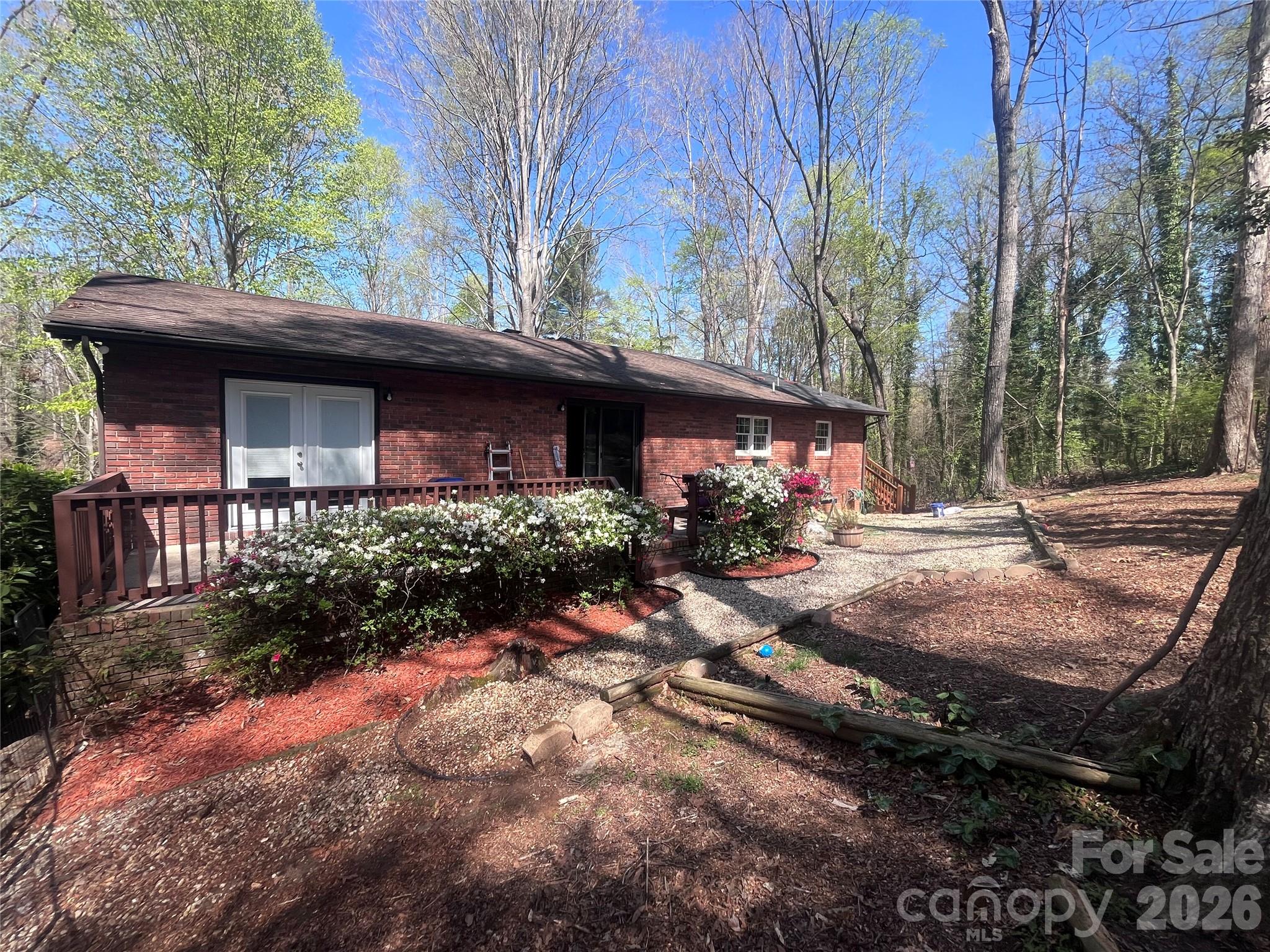 231 Davis Drive — Morganton