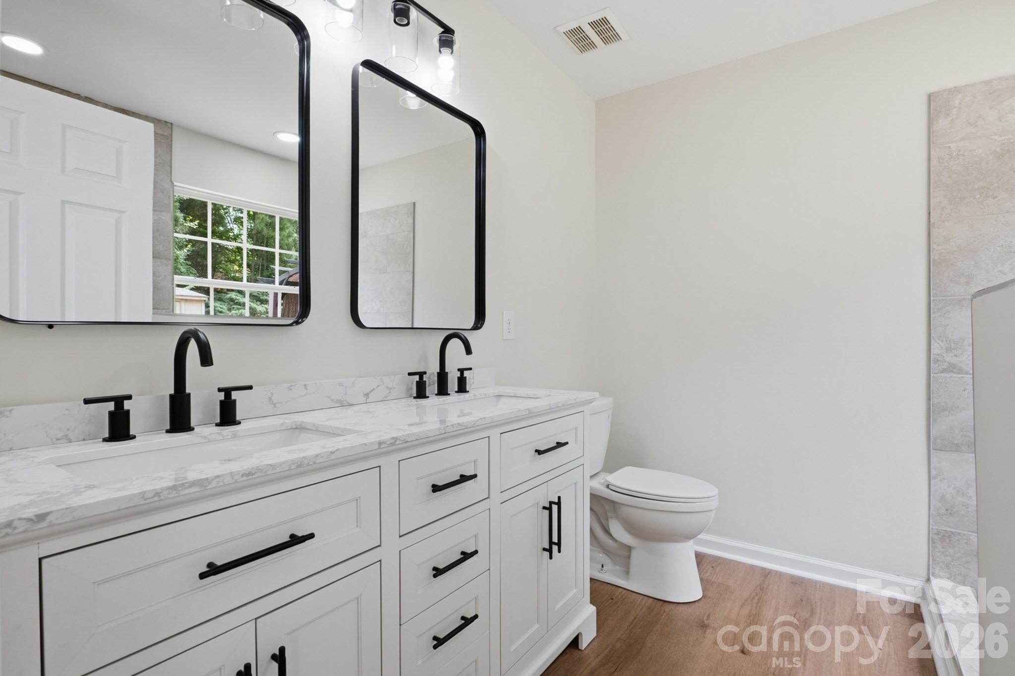5123 Sunburst Lane — Charlotte