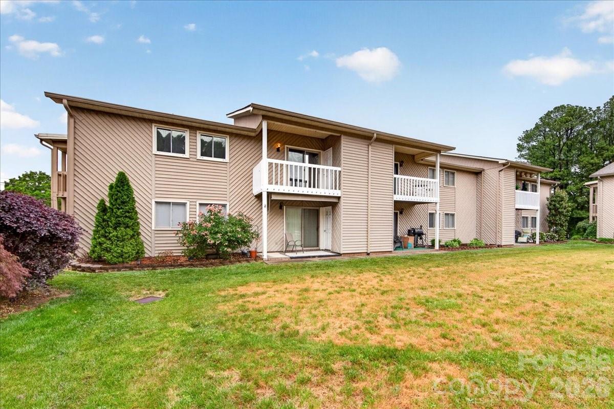 140 Lake Concord Road NE #A10 — Concord
