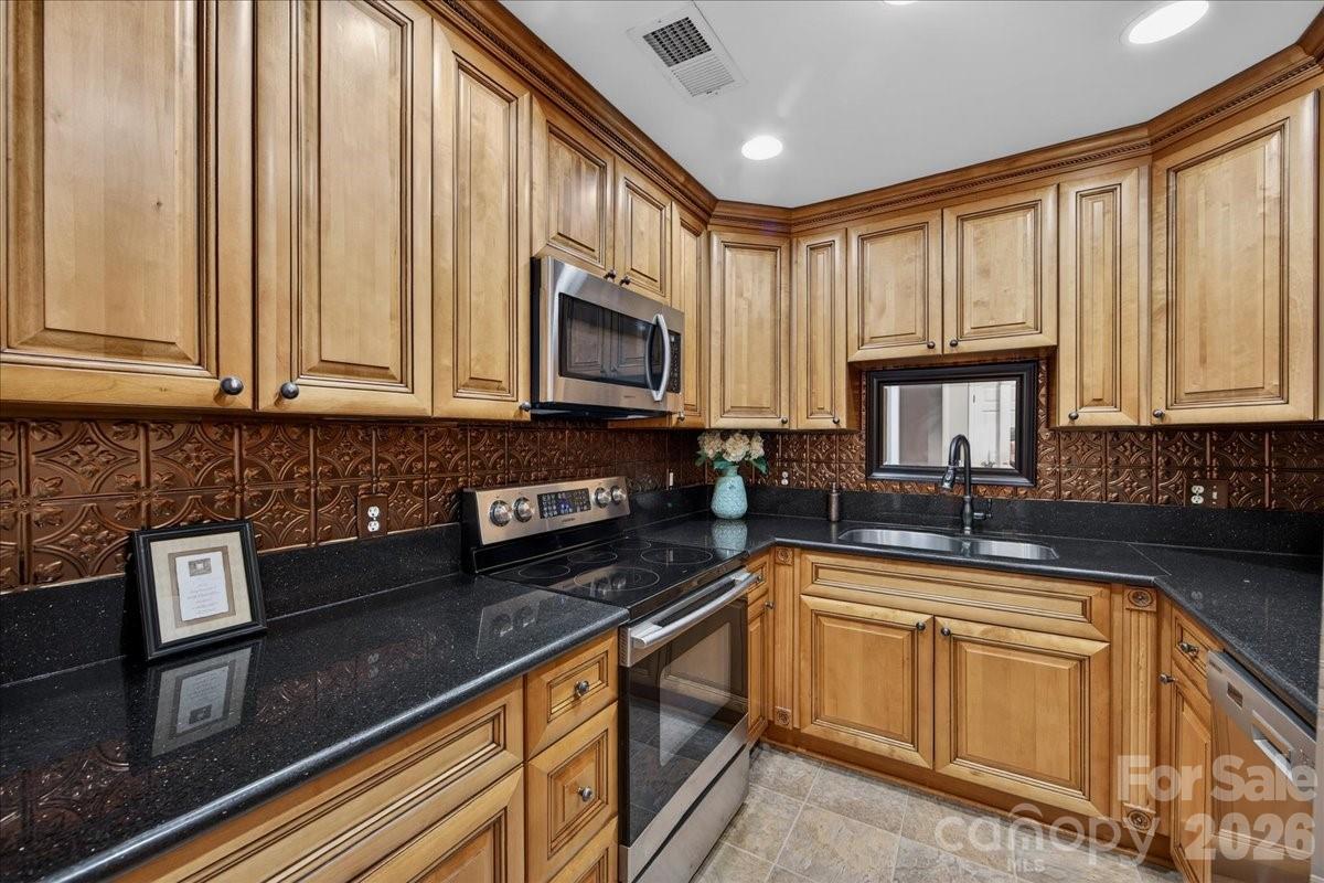 140 Lake Concord Road NE #A10 — Concord