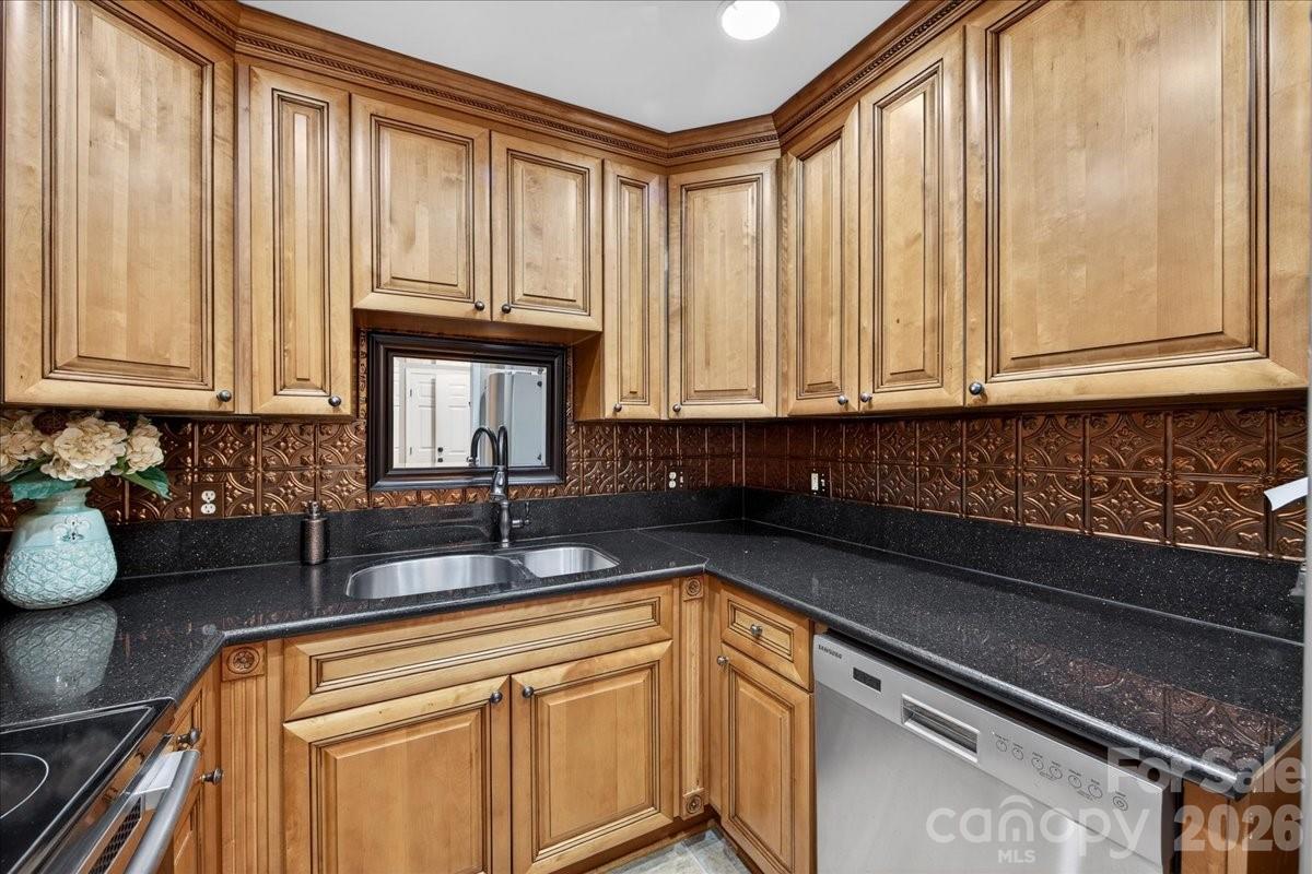 140 Lake Concord Road NE #A10 — Concord