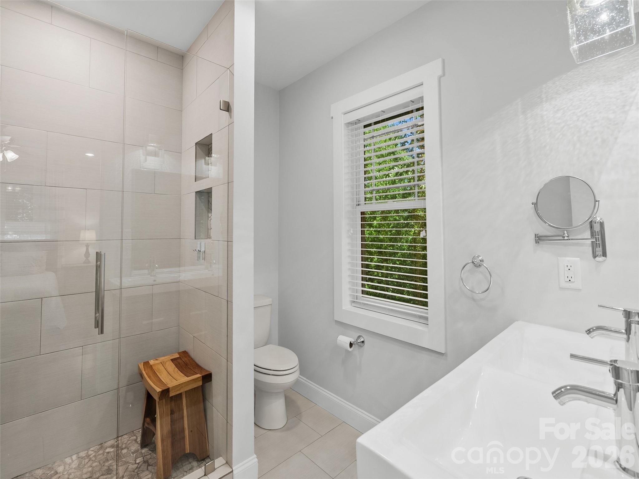 100 Hibriten Drive — Asheville