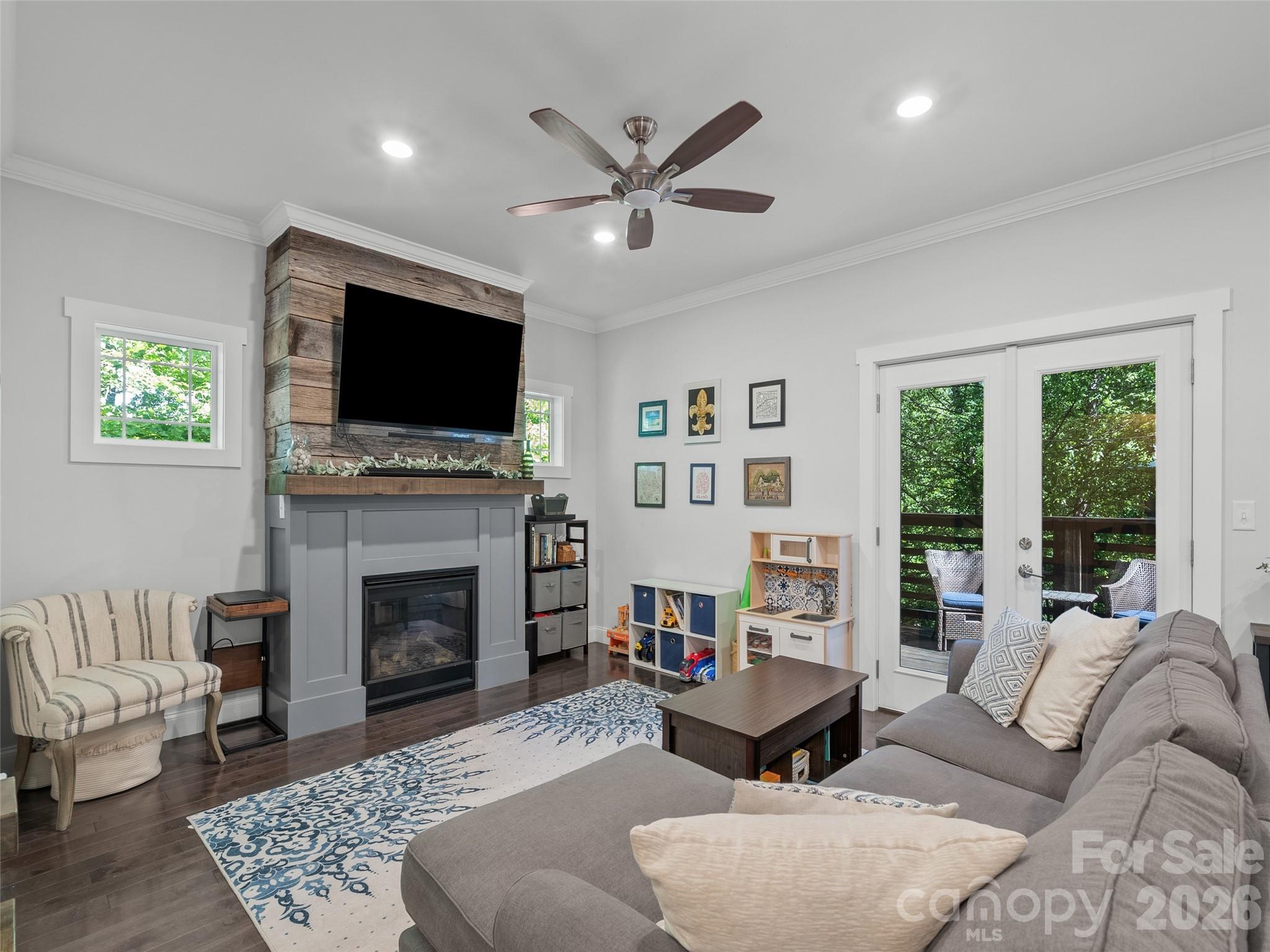 100 Hibriten Drive — Asheville