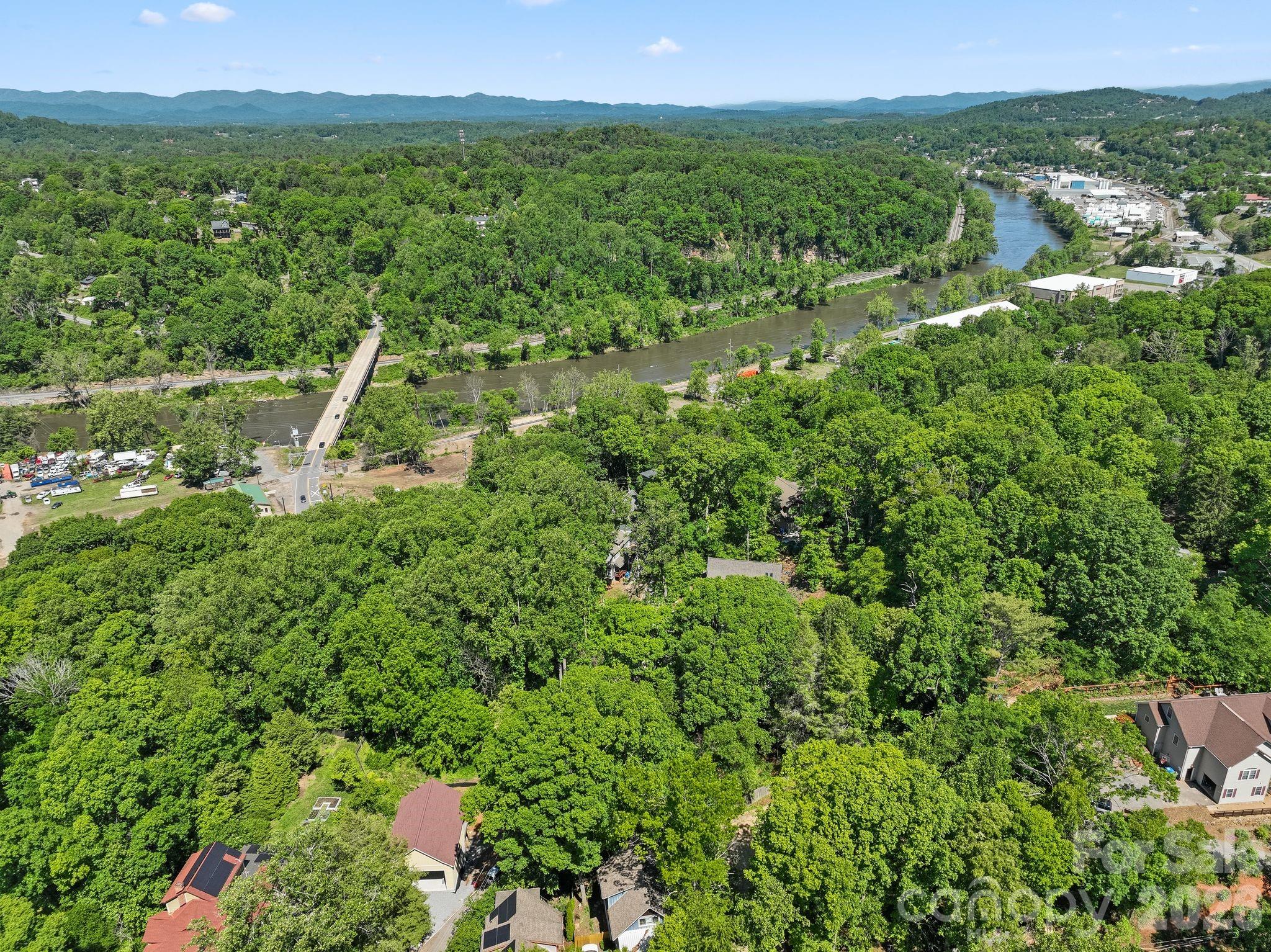 100 Hibriten Drive — Asheville