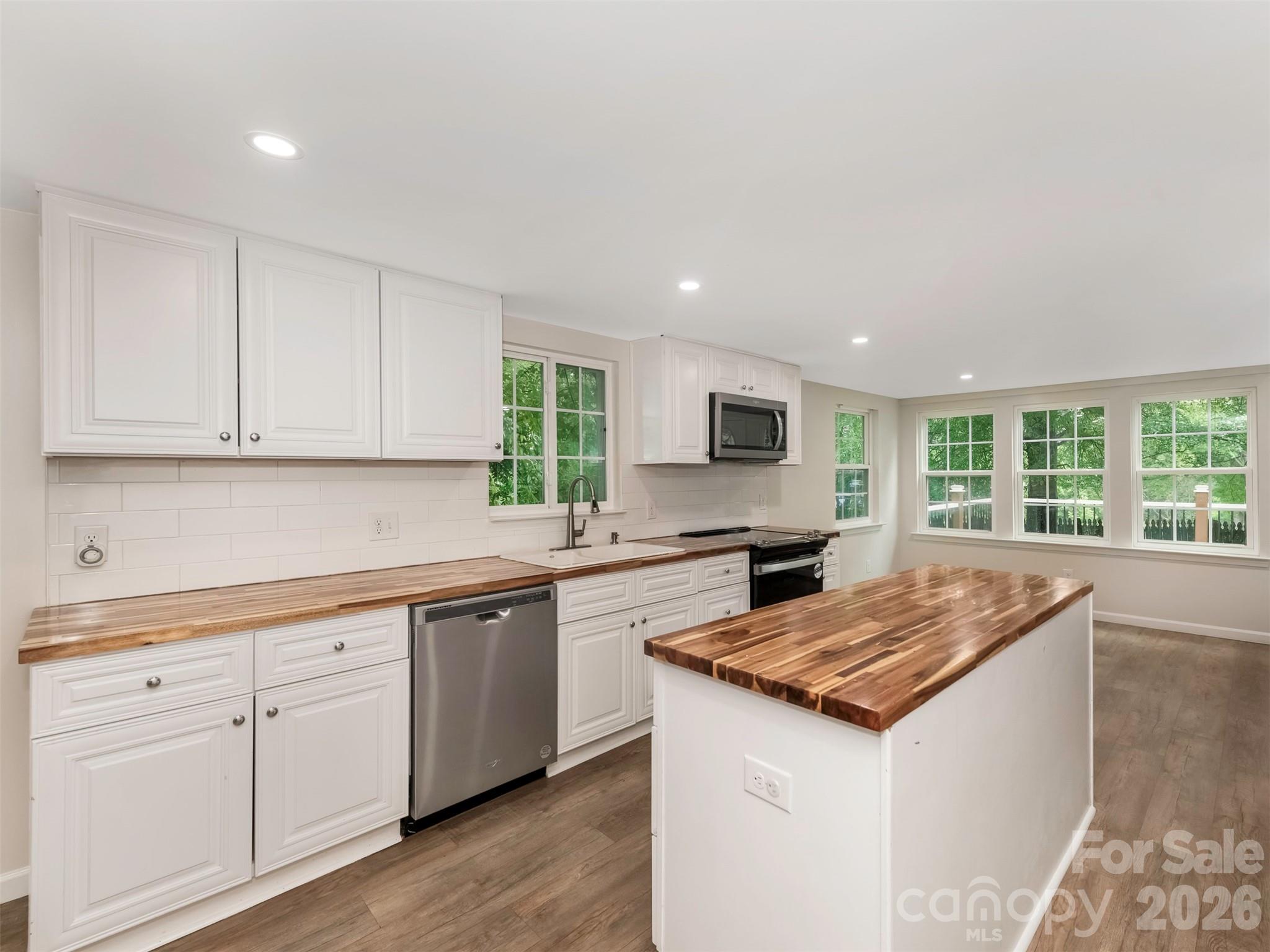 1016 Underwood Road — Matthews