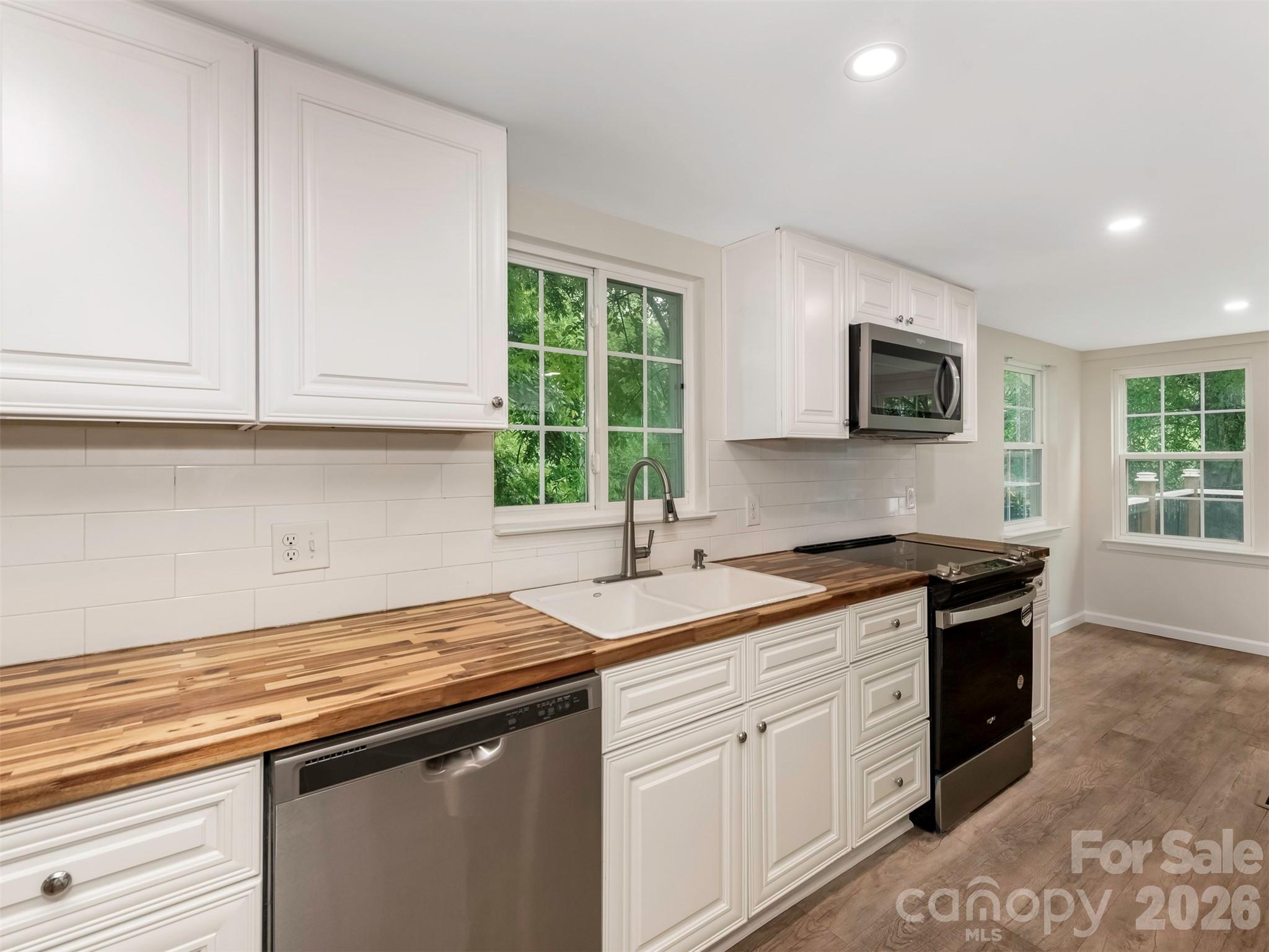 1016 Underwood Road — Matthews