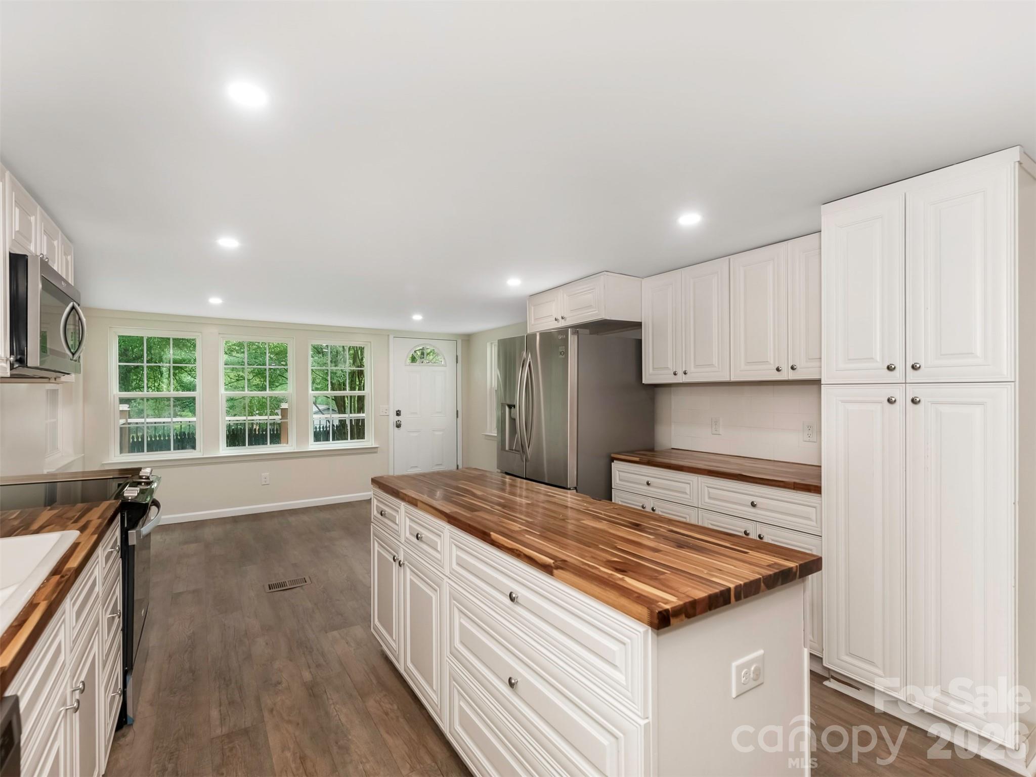 1016 Underwood Road — Matthews