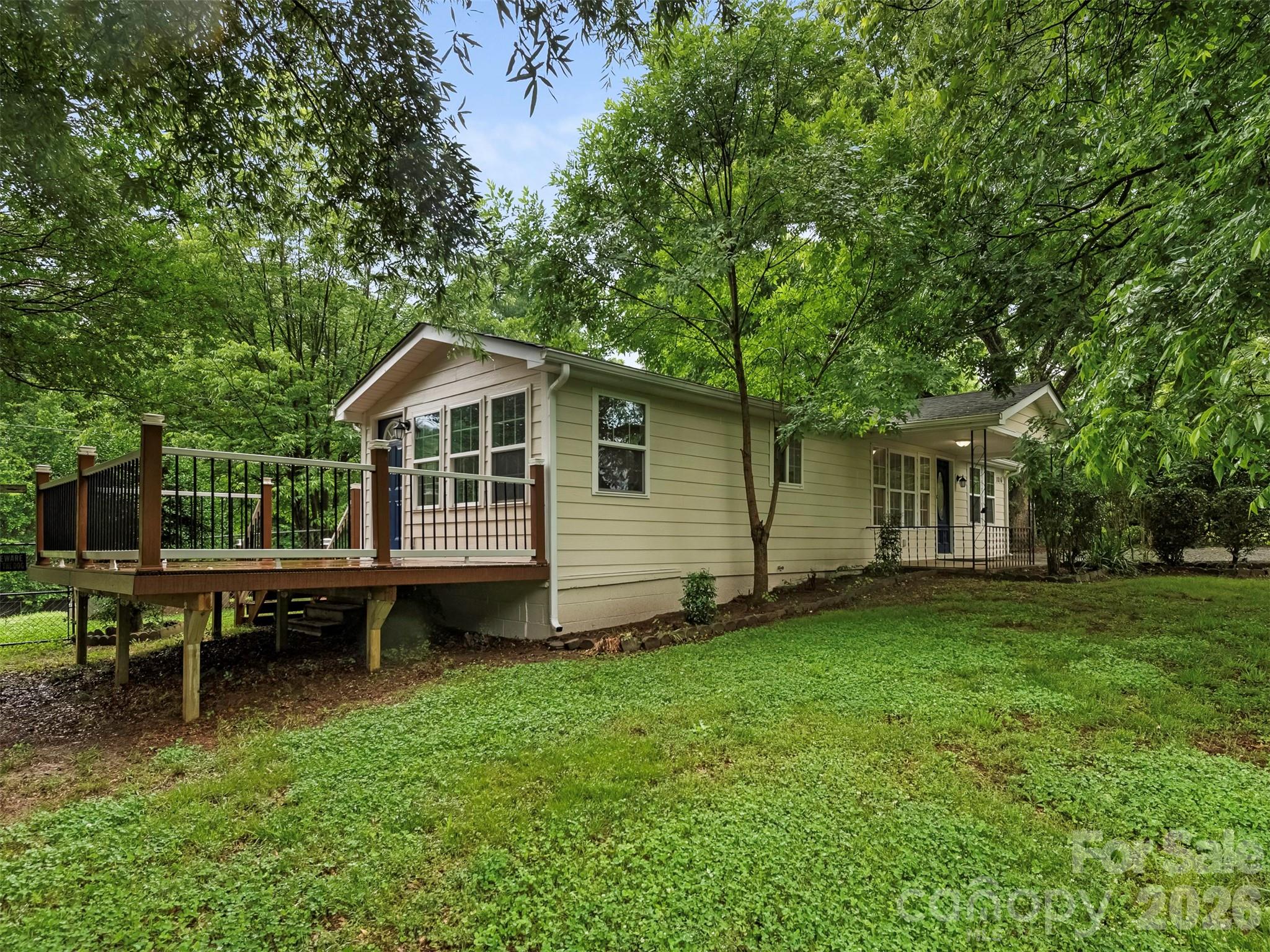 1016 Underwood Road — Matthews