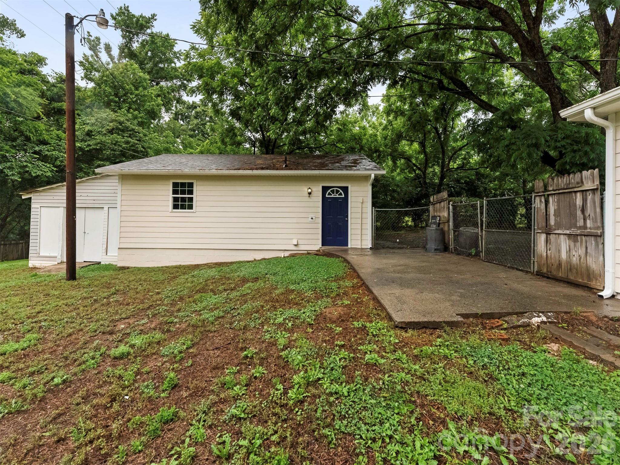 1016 Underwood Road — Matthews