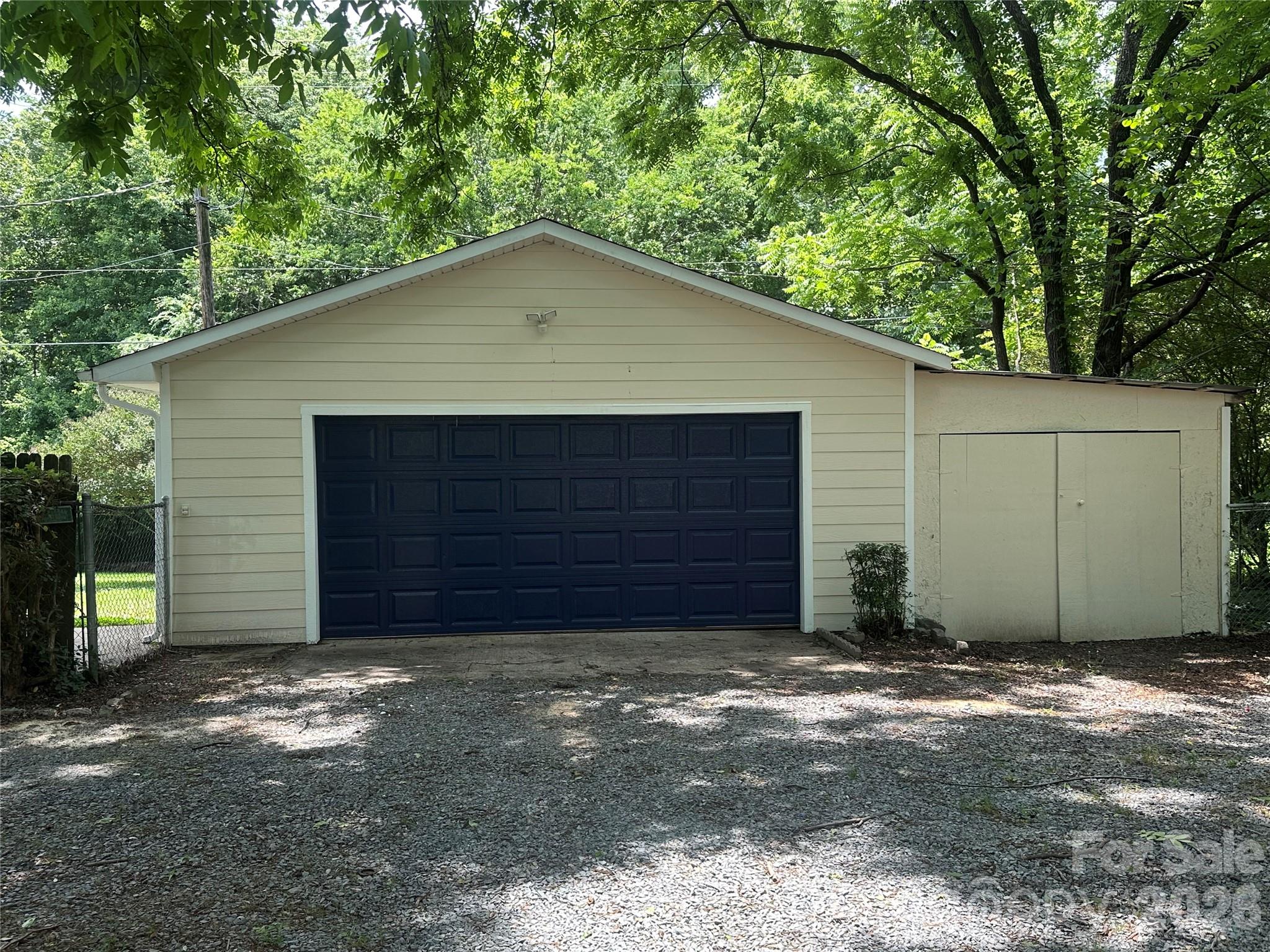 1016 Underwood Road — Matthews