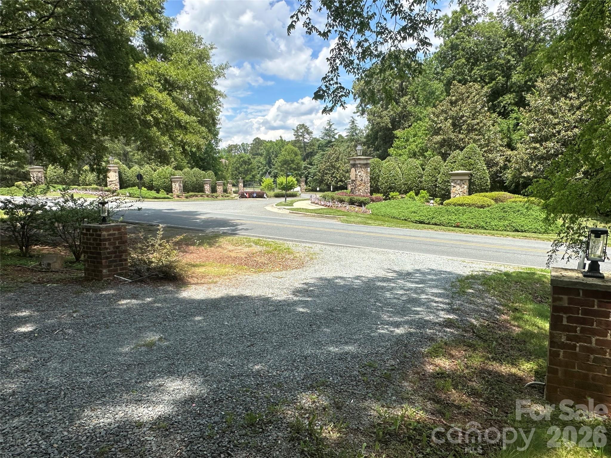 1016 Underwood Road — Matthews