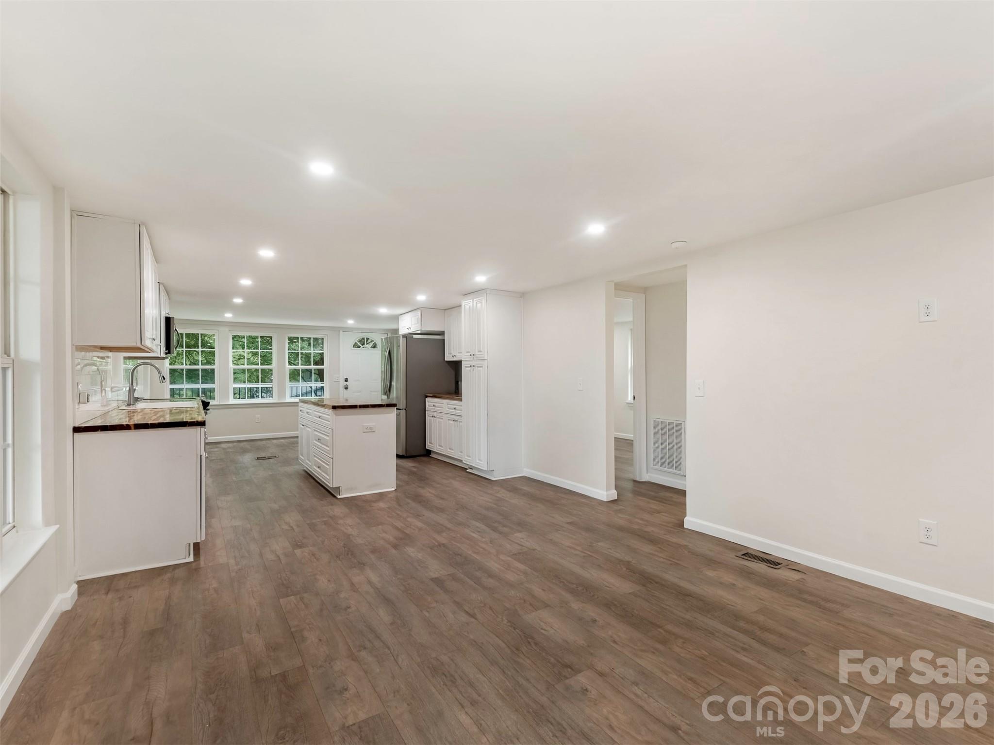 1016 Underwood Road — Matthews