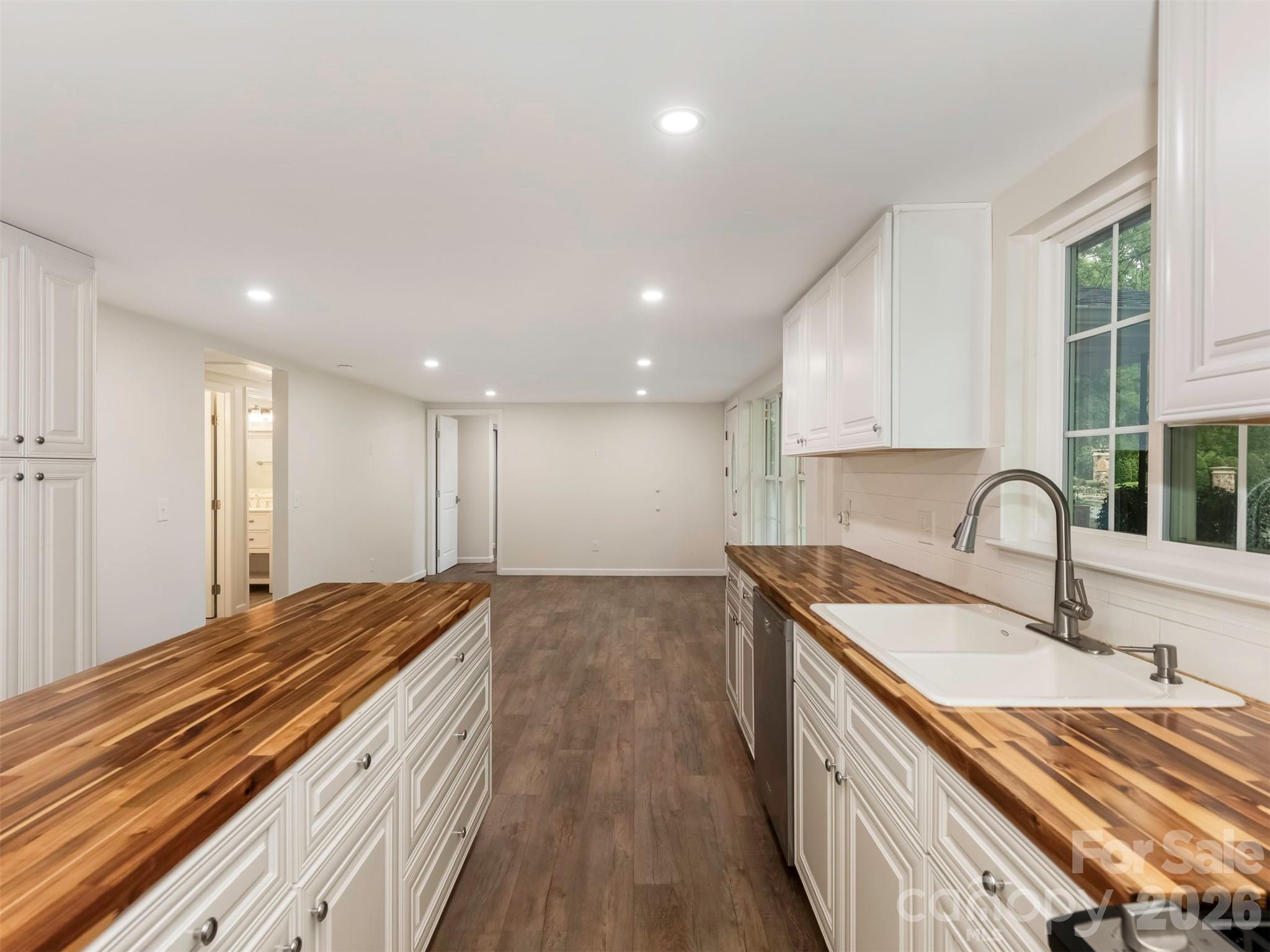 1016 Underwood Road — Matthews