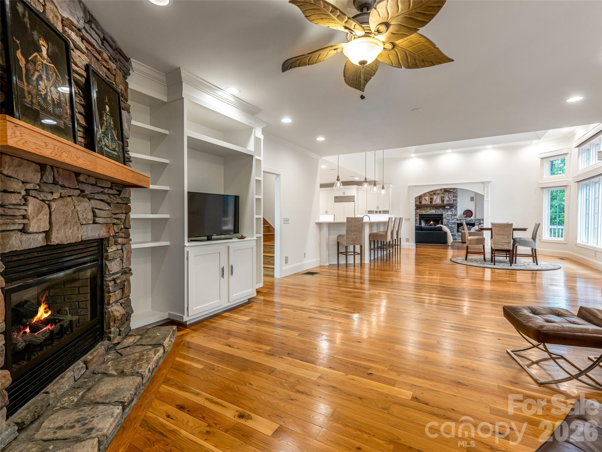 307 S Braeside Court — Asheville