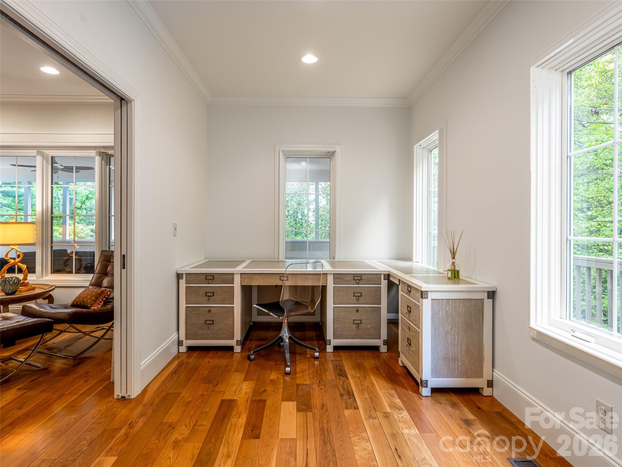 307 S Braeside Court — Asheville