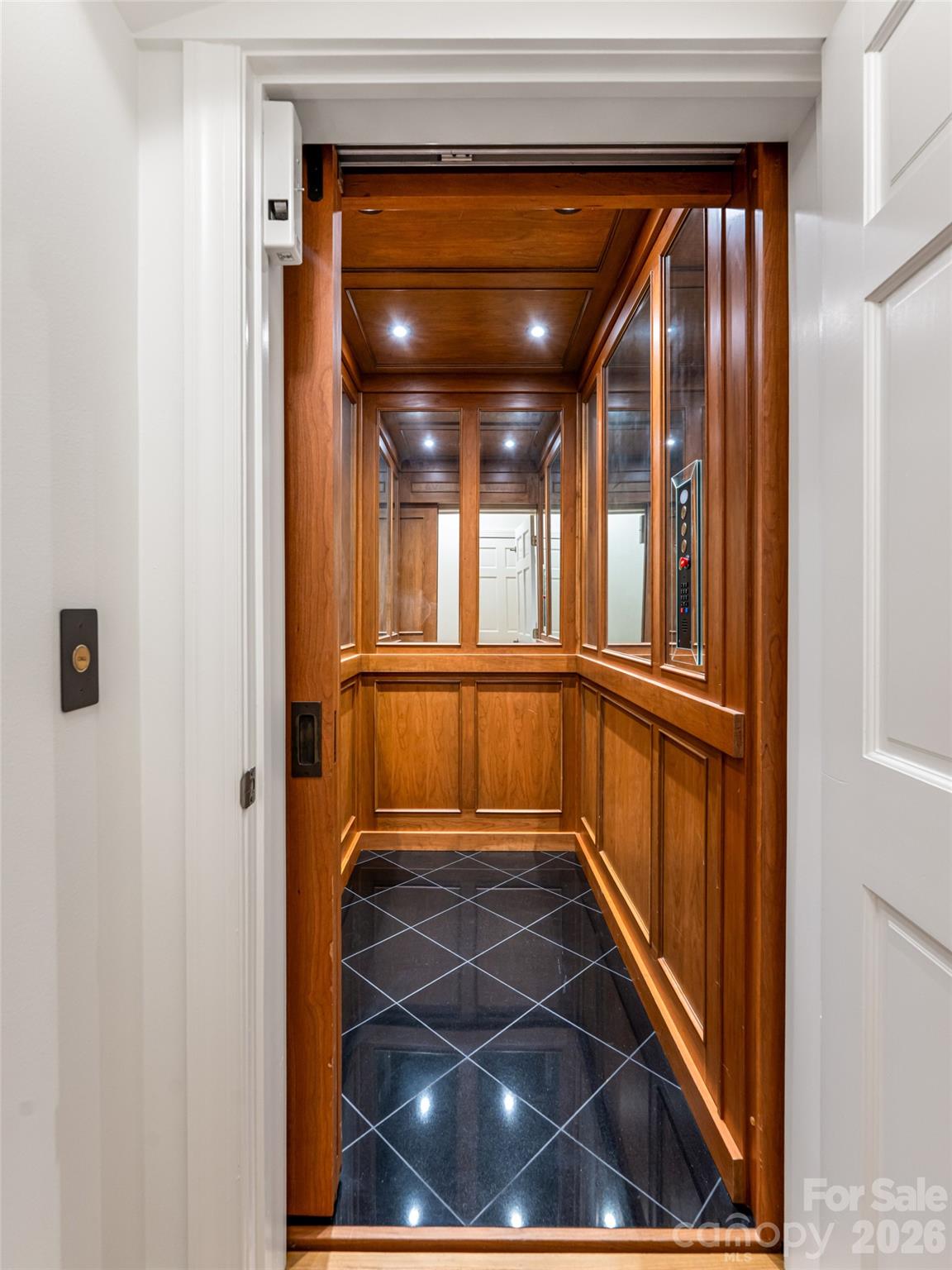 307 S Braeside Court — Asheville