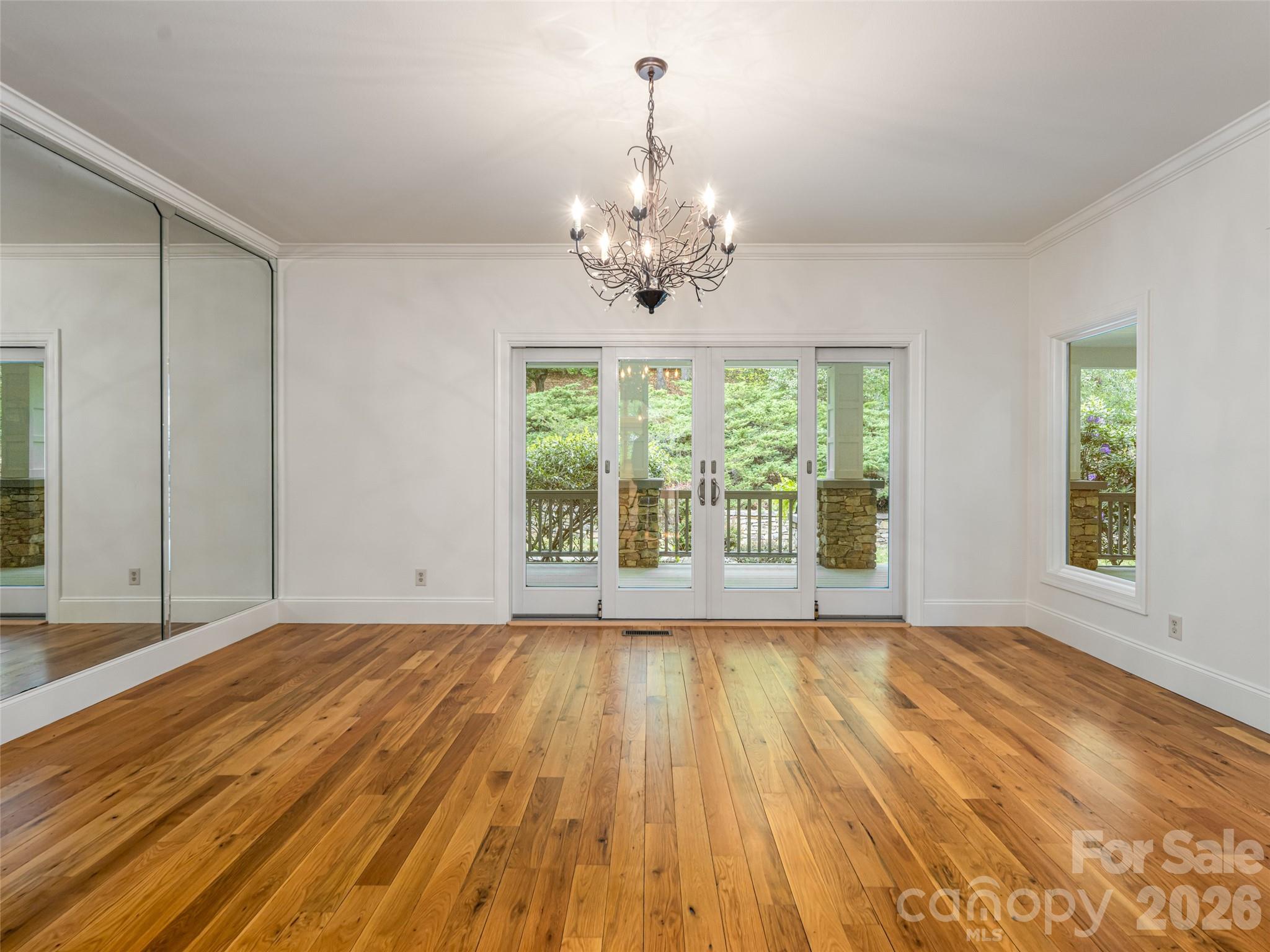 307 S Braeside Court — Asheville