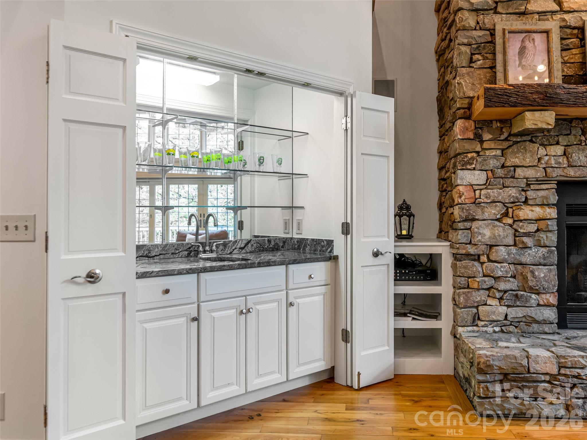 307 S Braeside Court — Asheville