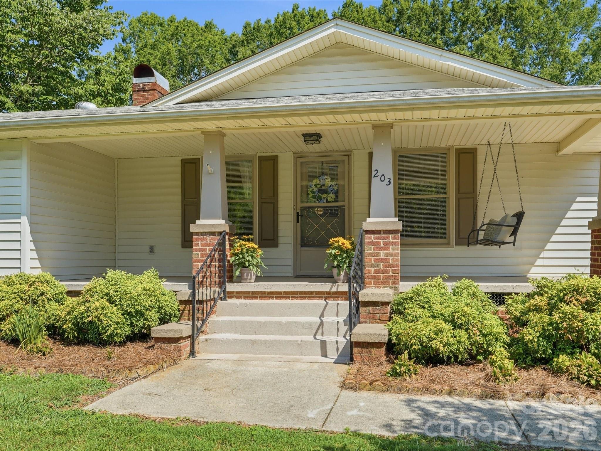 203 Union Street — Stanfield