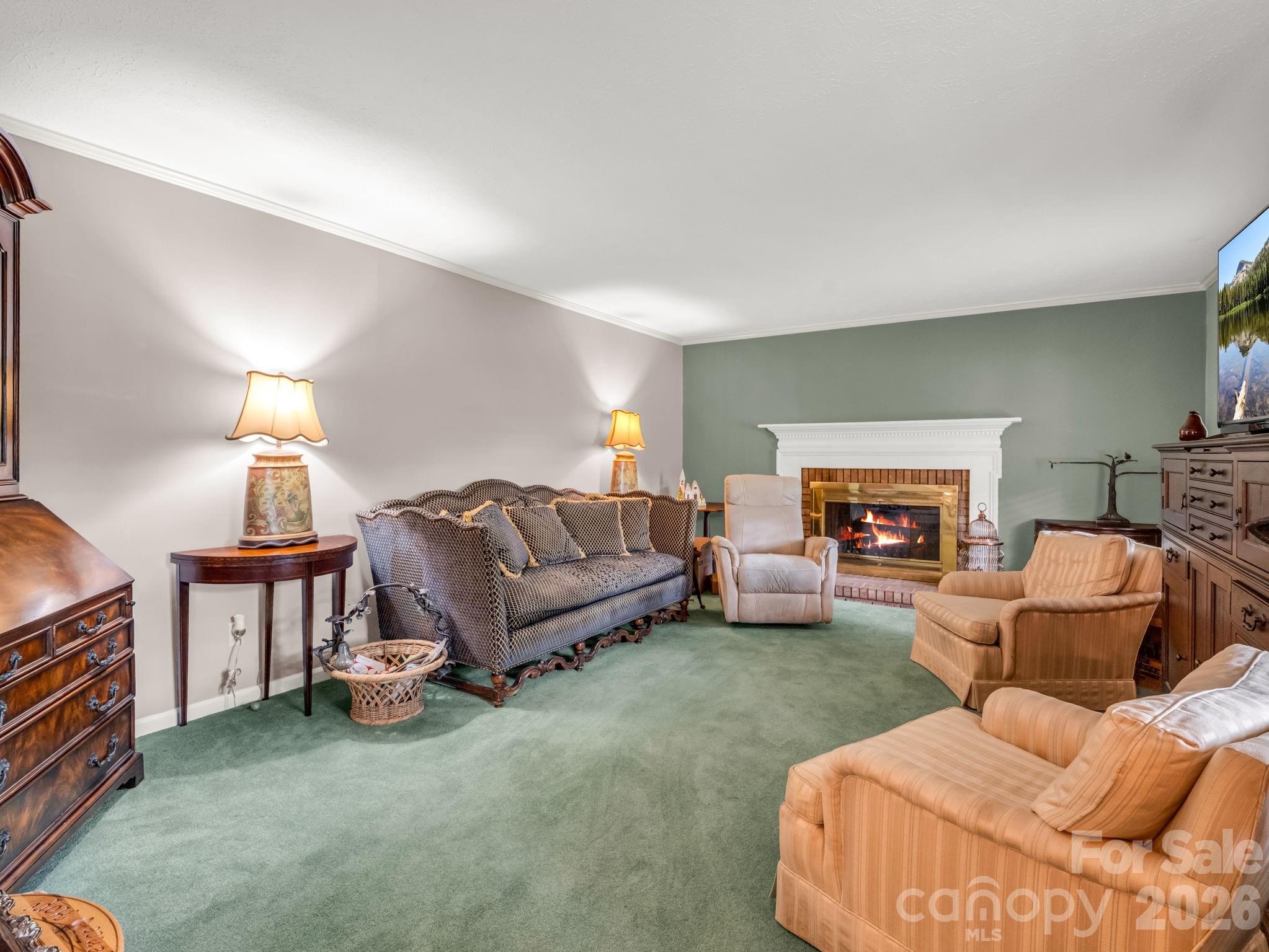 213 Raintree Drive — Hendersonville