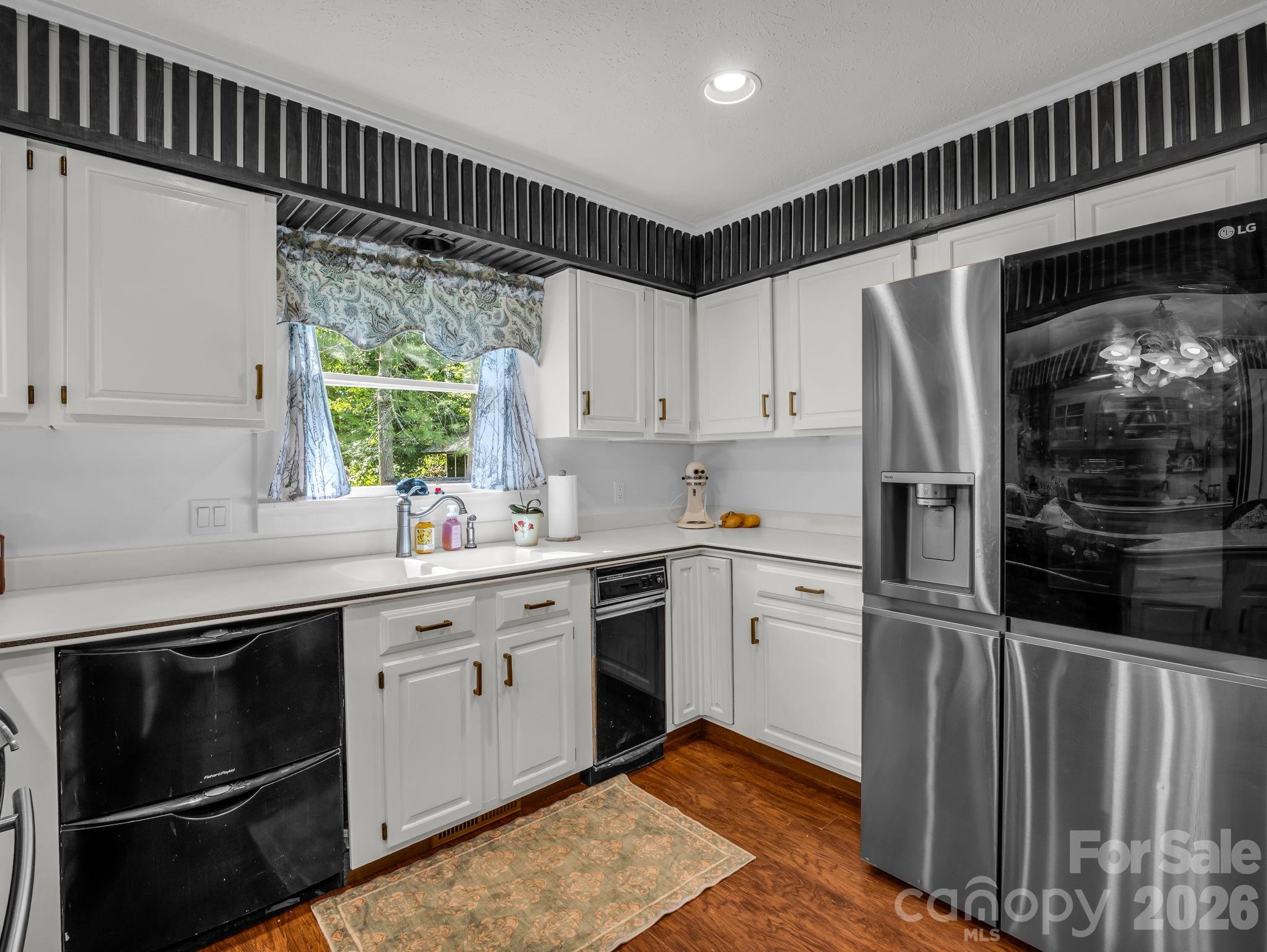 213 Raintree Drive — Hendersonville
