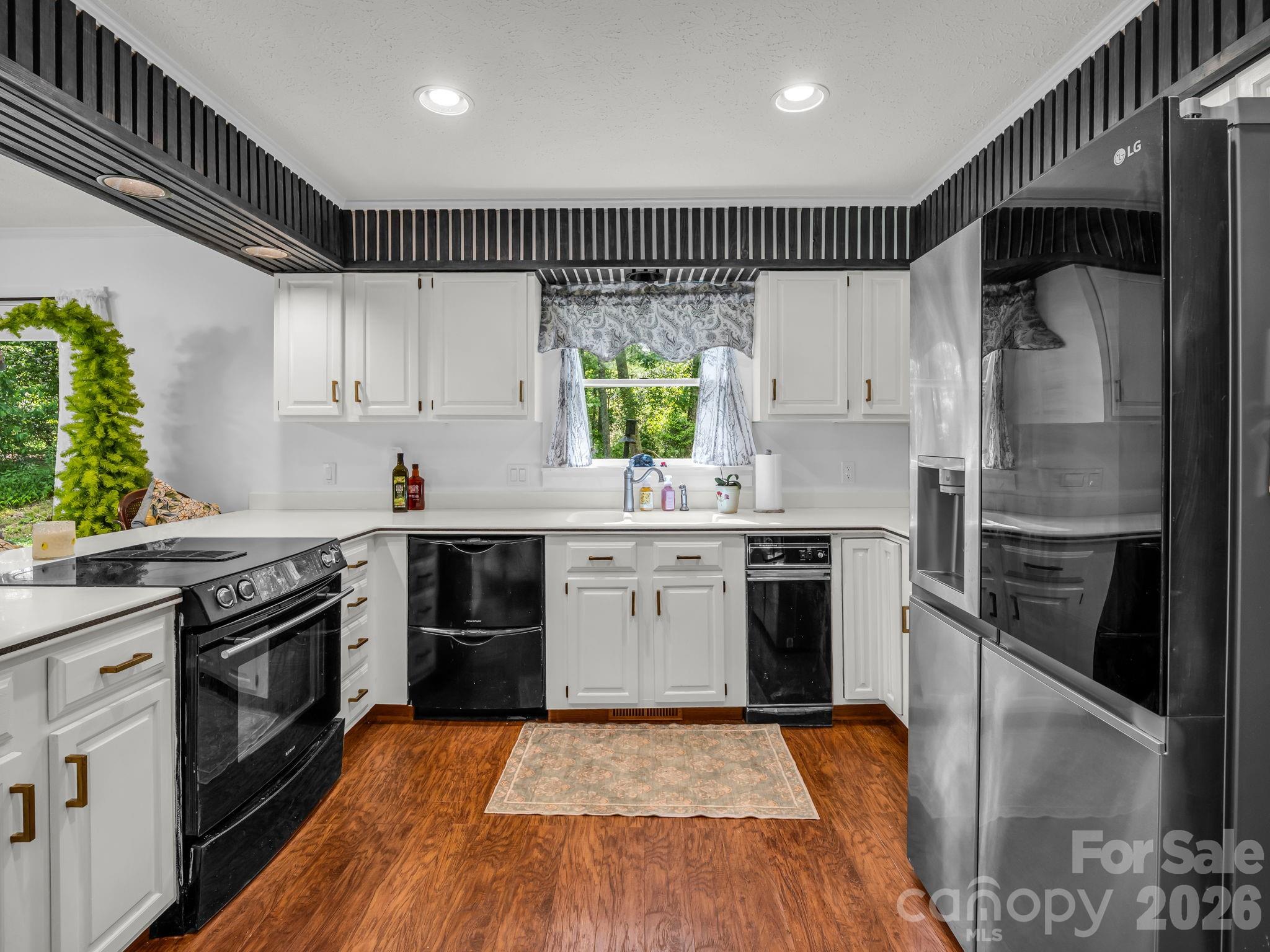 213 Raintree Drive — Hendersonville
