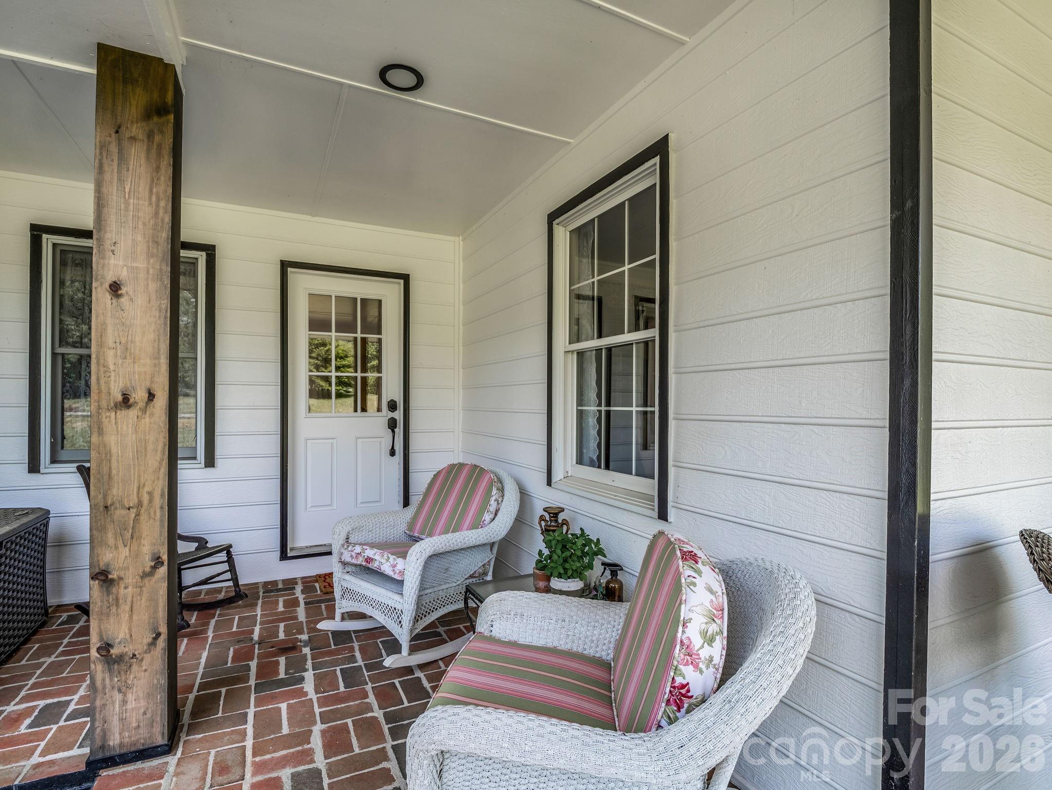 213 Raintree Drive — Hendersonville