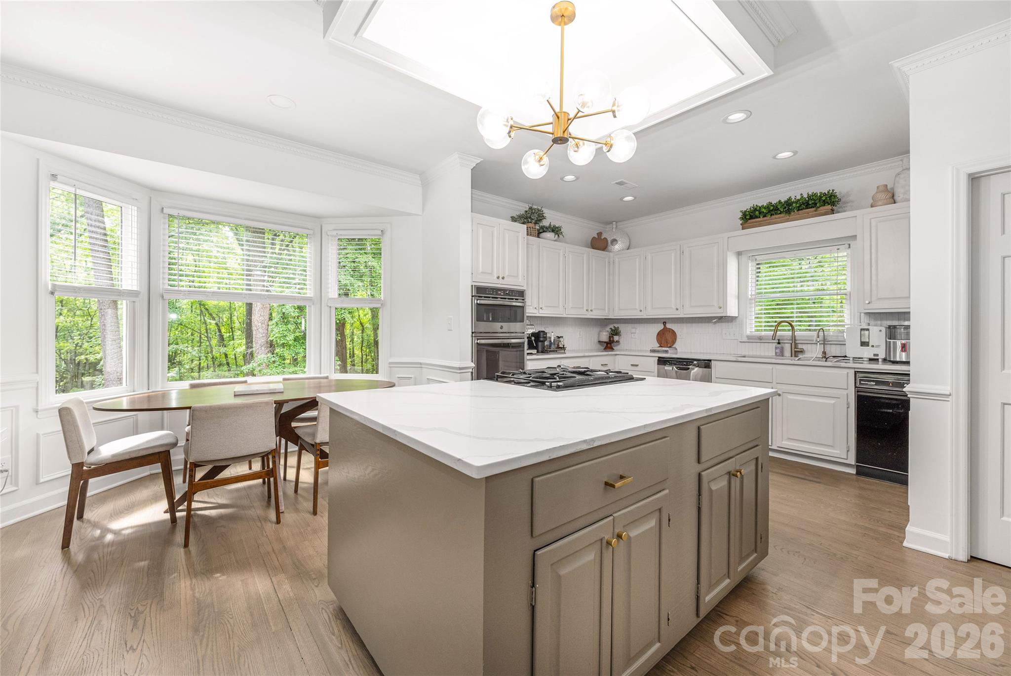 1800 Chestnut Lane — Matthews