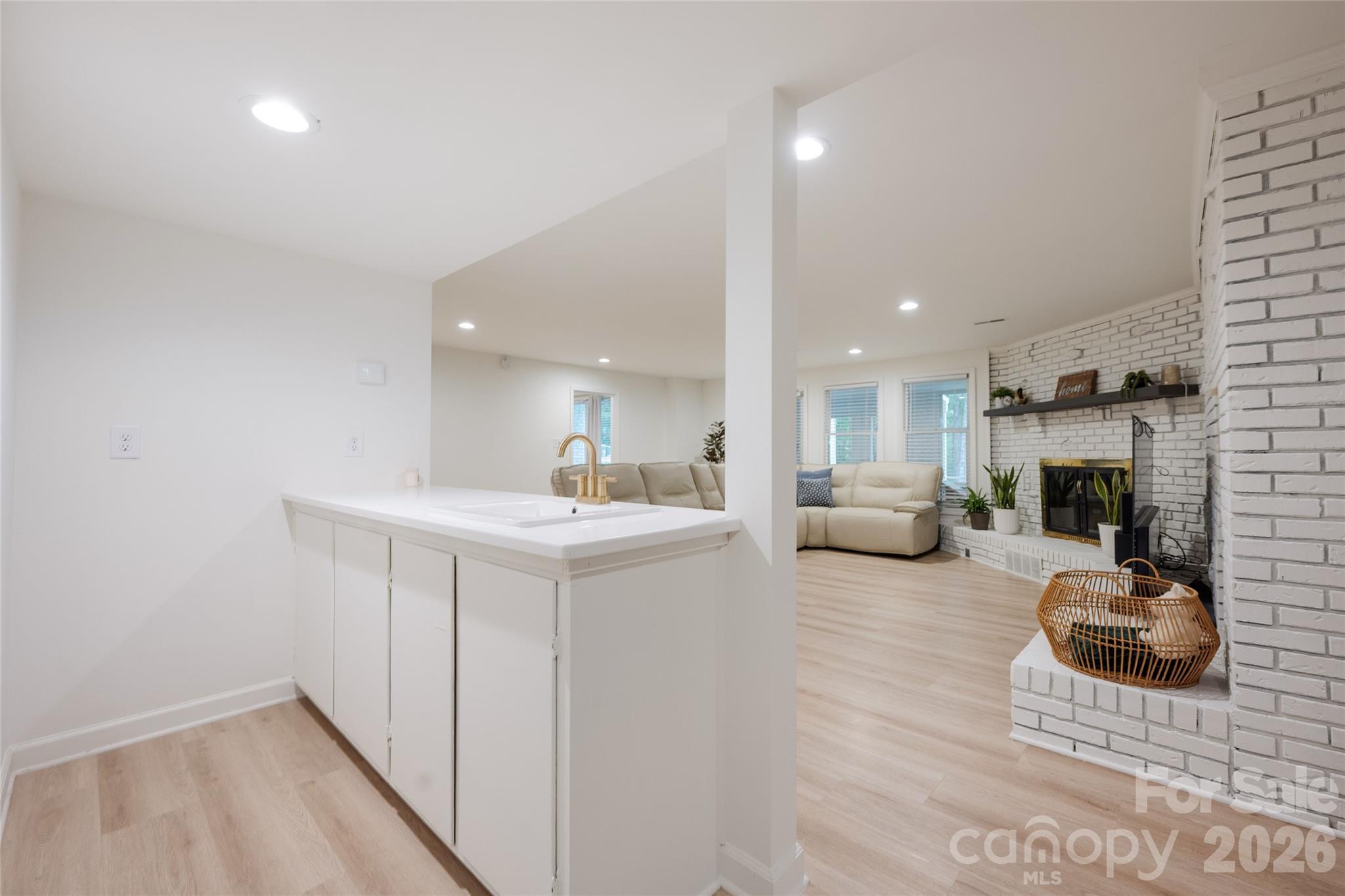 1800 Chestnut Lane — Matthews