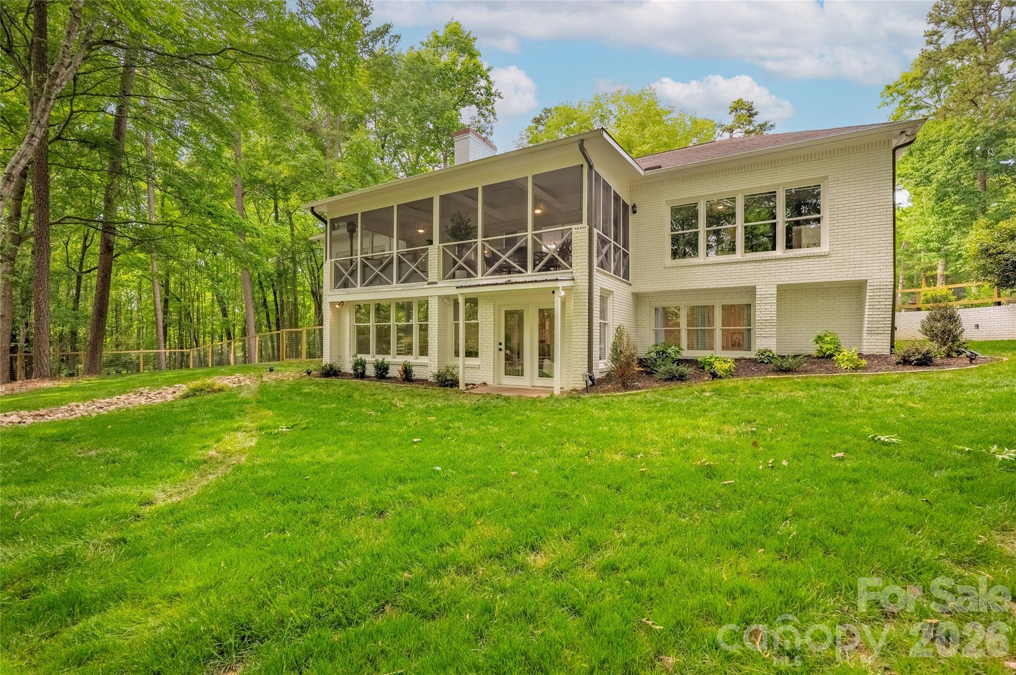 1800 Chestnut Lane — Matthews