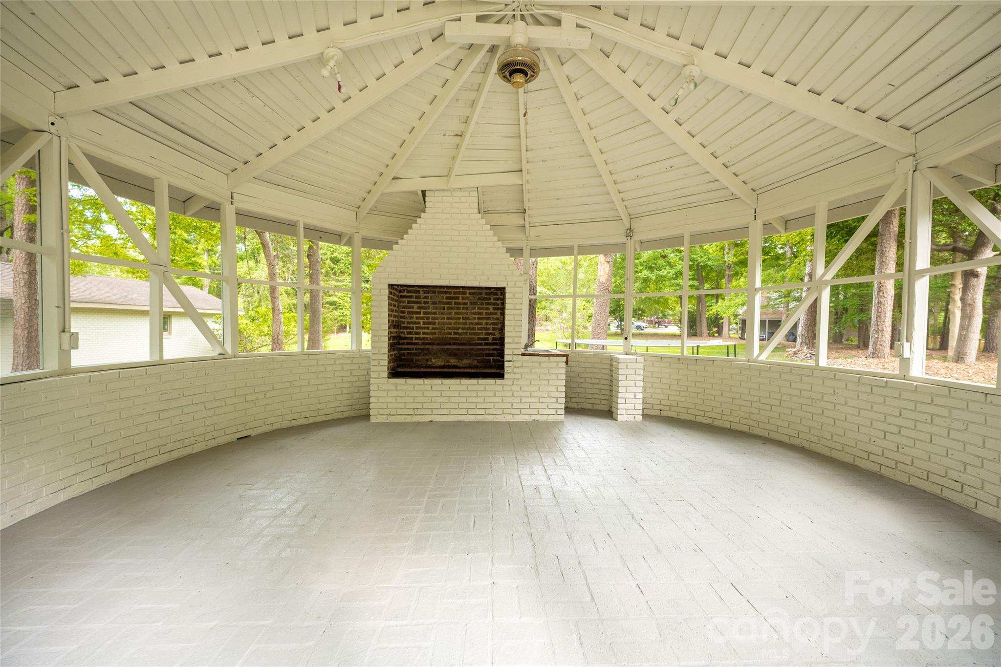 1800 Chestnut Lane — Matthews