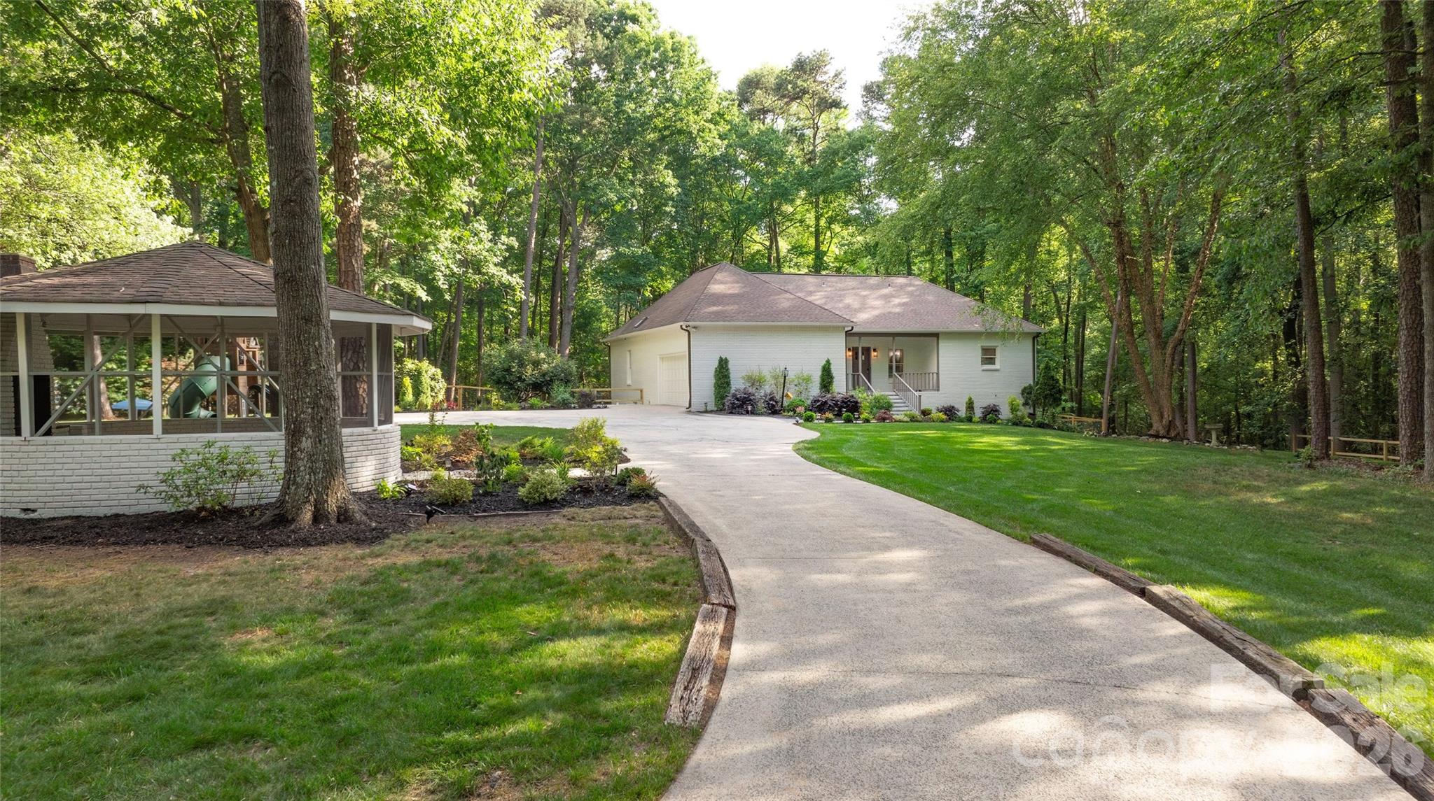 1800 Chestnut Lane — Matthews