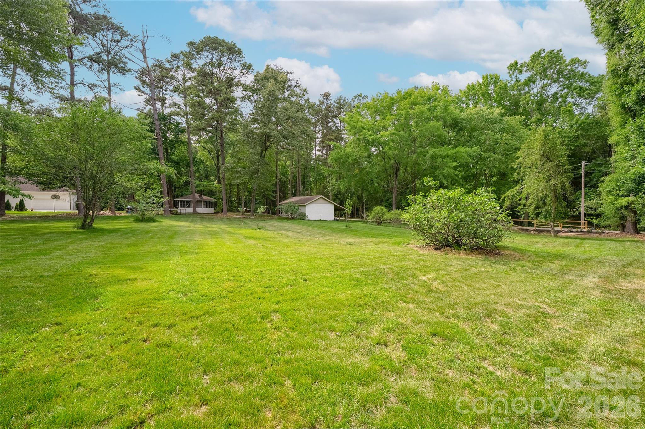 1800 Chestnut Lane — Matthews